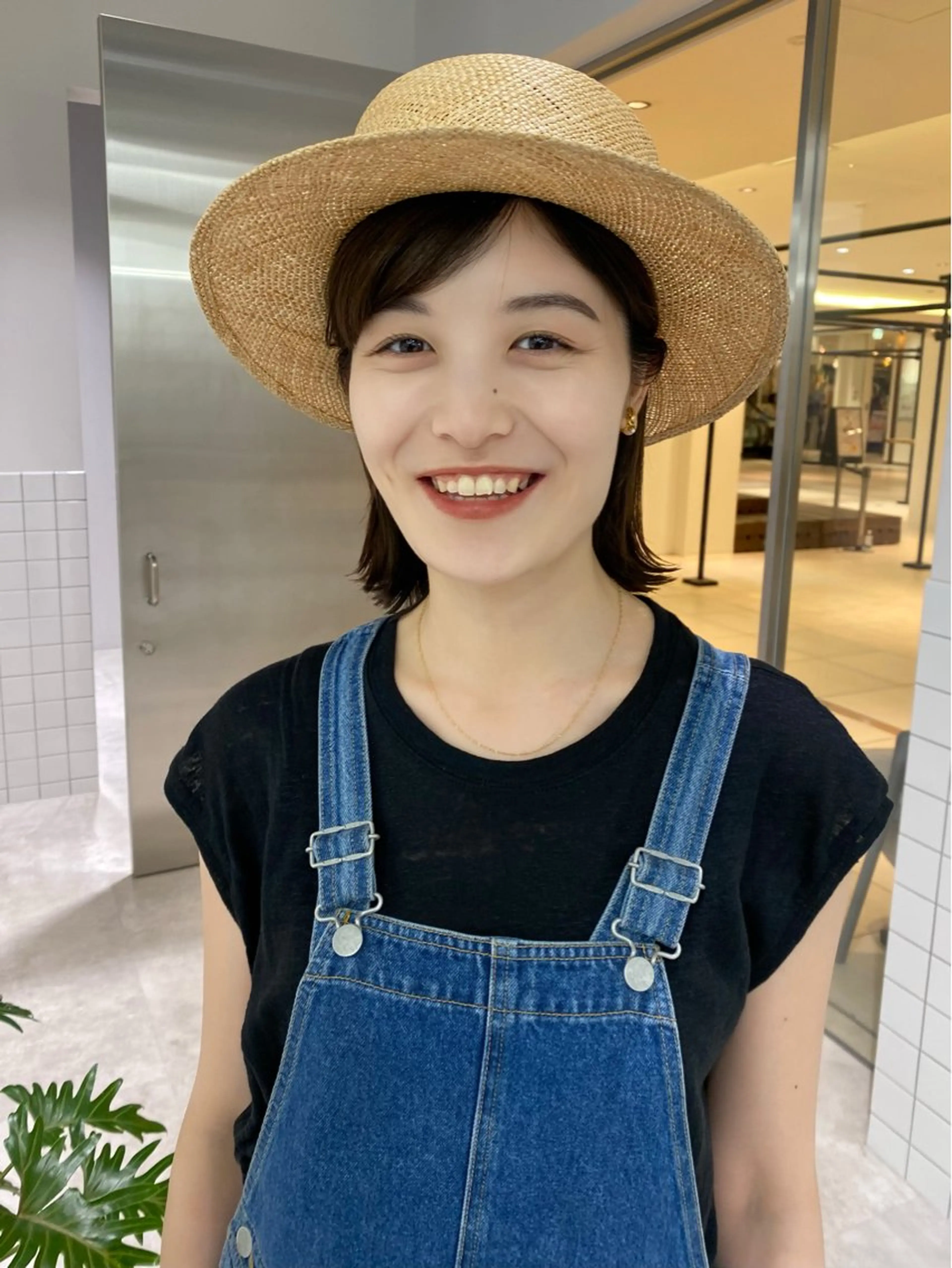 ミディアム カラー レイヤーカット カット ヘアカラー トリートメント 似合わせカット レイヤーボブウルフのヘアスタイル