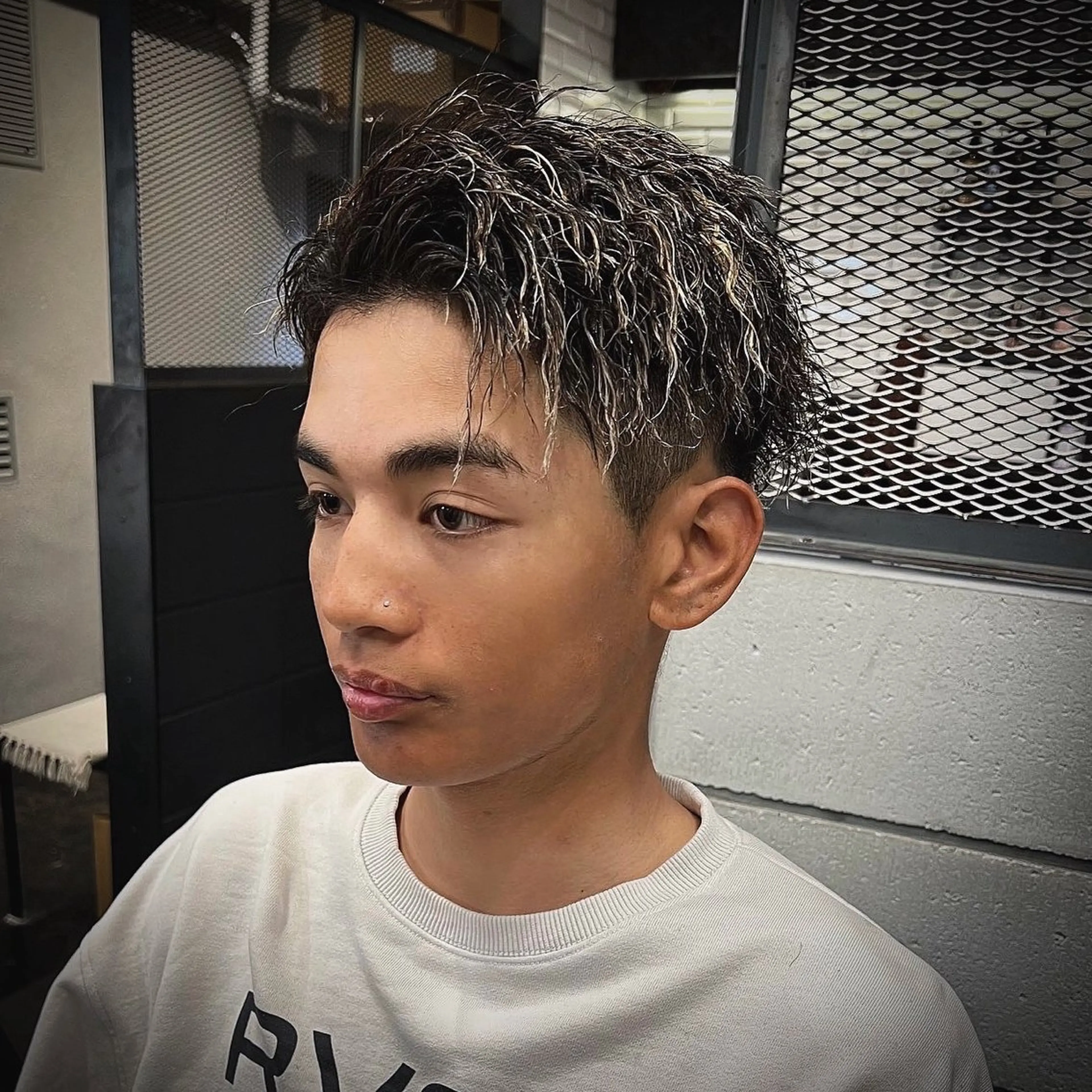 メンズ メンズメッシュ メンズパーマ メンズツイストパーマ ツイストパーマ カット ヘアカラー パーマ トリートメント メンズ特化/パーマ/ ハイライト/竜成のヘアスタイル