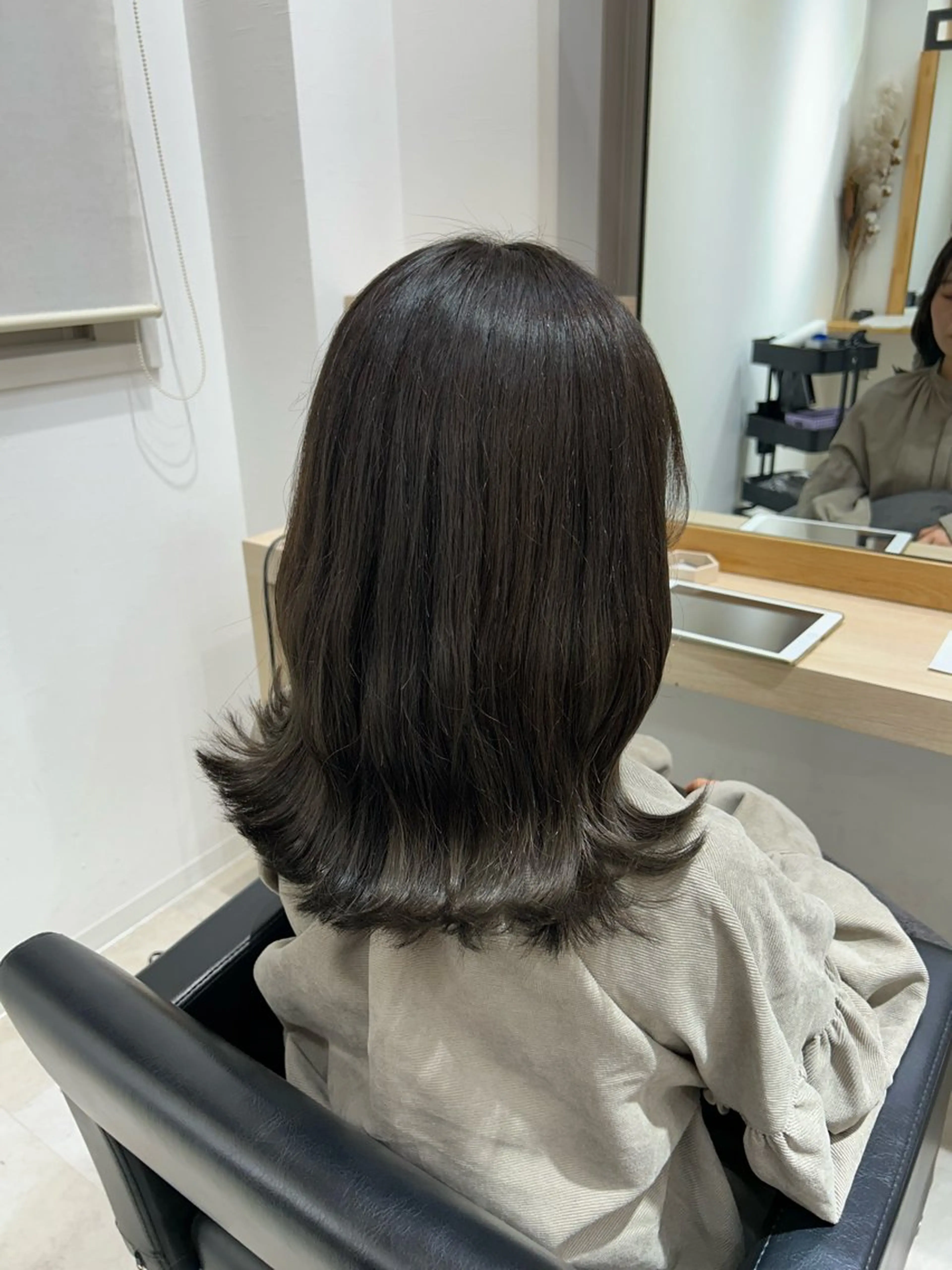 ミディアム カラー ヘアカラー トリートメント 🤍透明感/韓国風 🤍サクラギヒトミのヘアスタイル