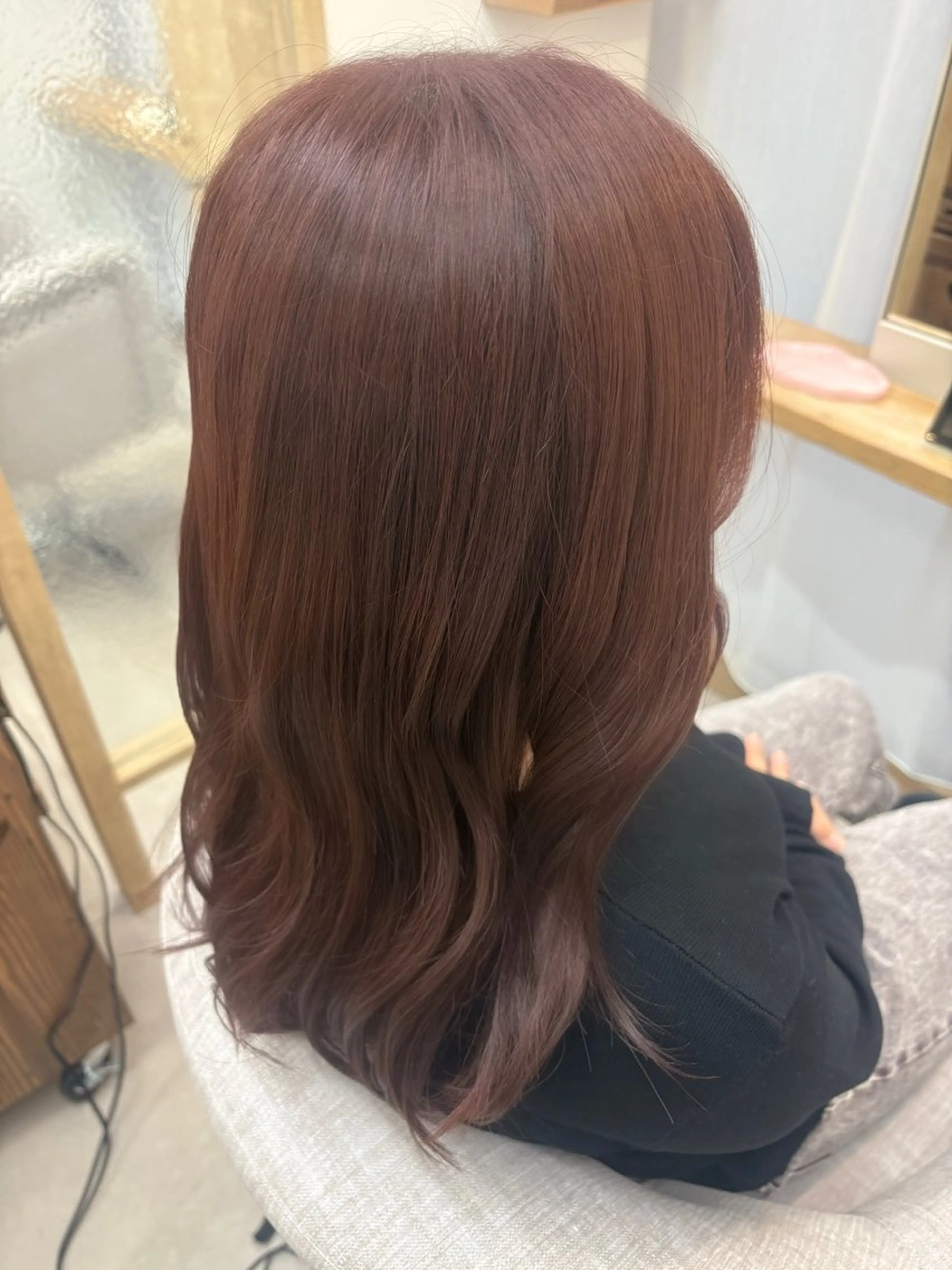 セミロング カラー ブラウンカラー ピンクカラー ピンクブラウン ヘアカラー トリートメント Haruka ハルカの眉毛・アイブロウイメージ