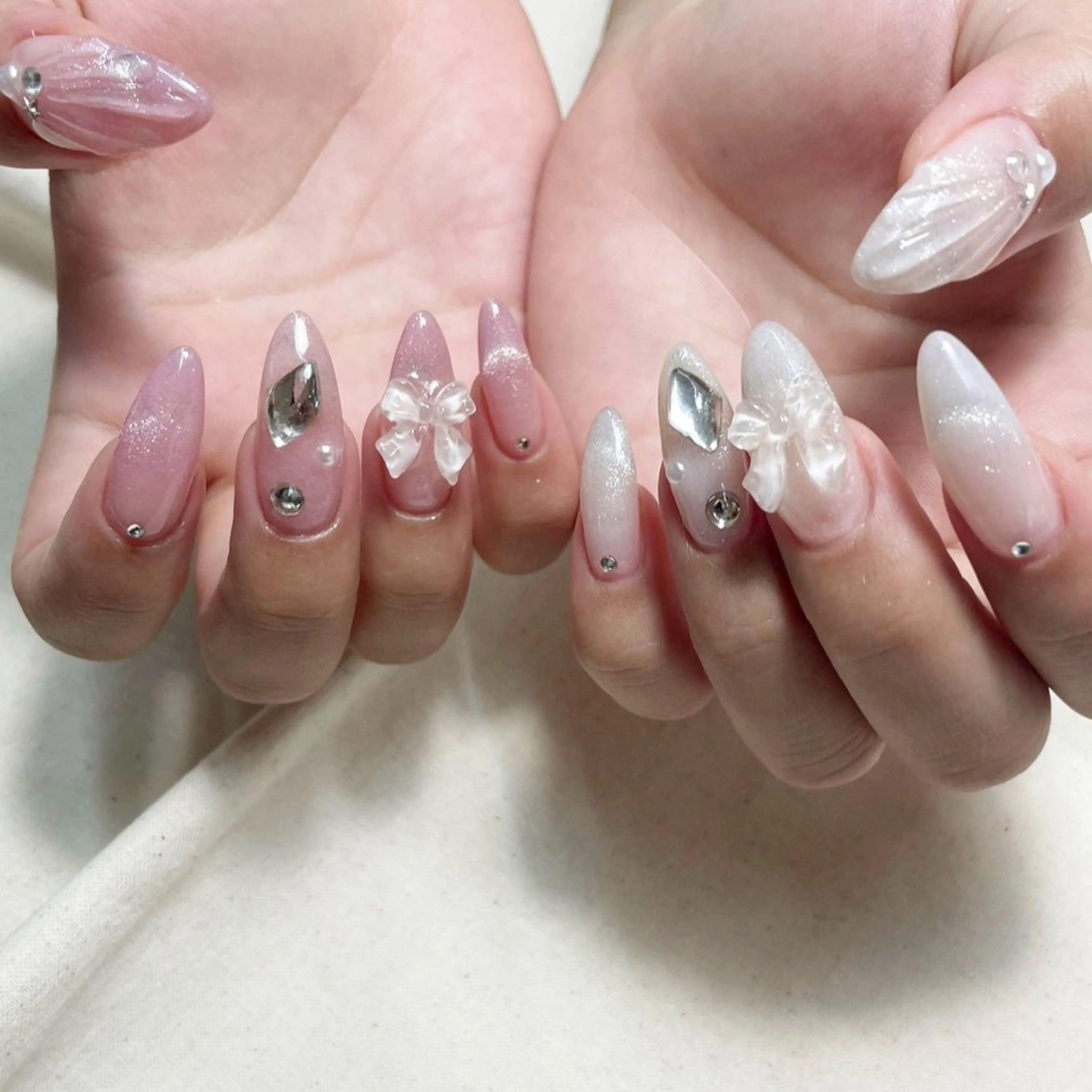ネイル アートネイル フットネイル ジェルネイル キラキラネイル 韓国ネイル ハンドネイル Y nail なんば堀江店のネイルデザイン