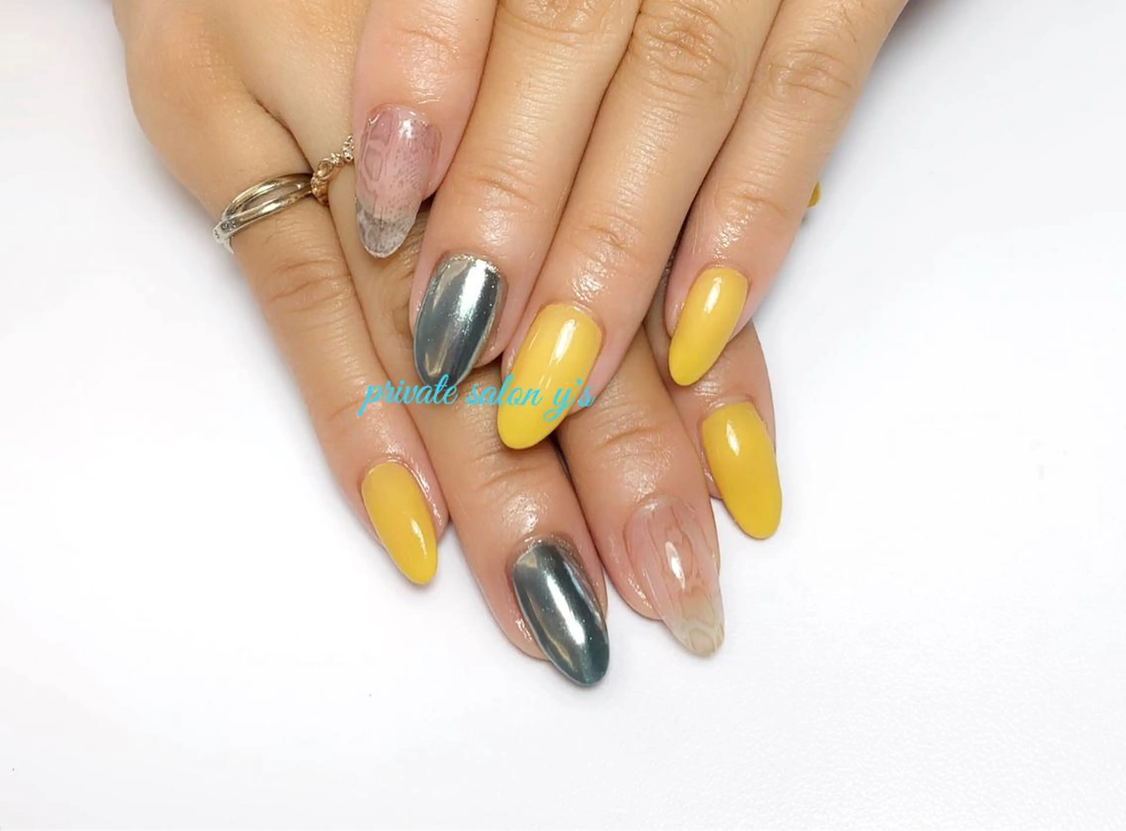 ネイル y' sのネイルデザイン