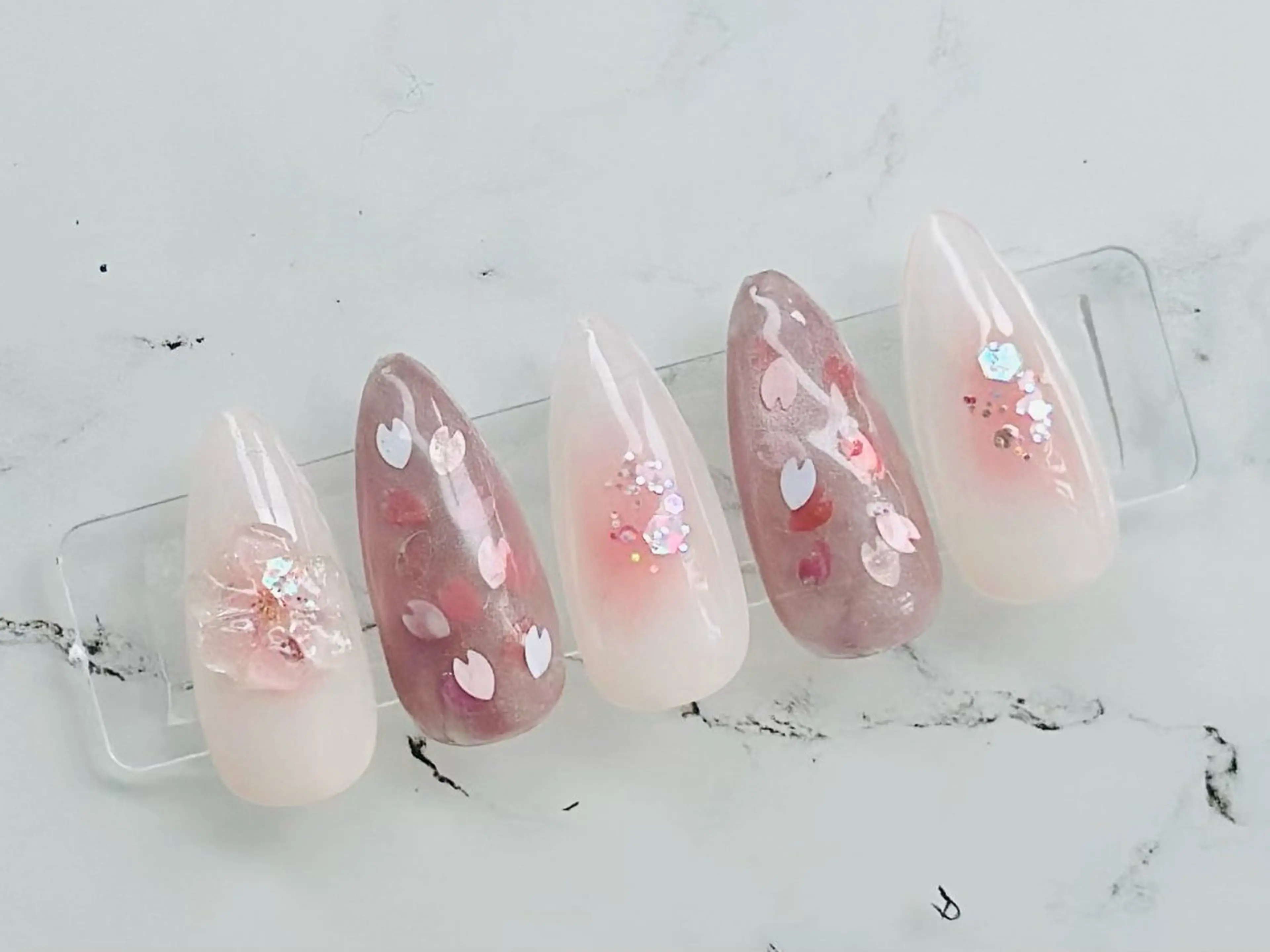 ネイル マグネットネイル 春ネイル nailsalon oluoluのネイルデザイン