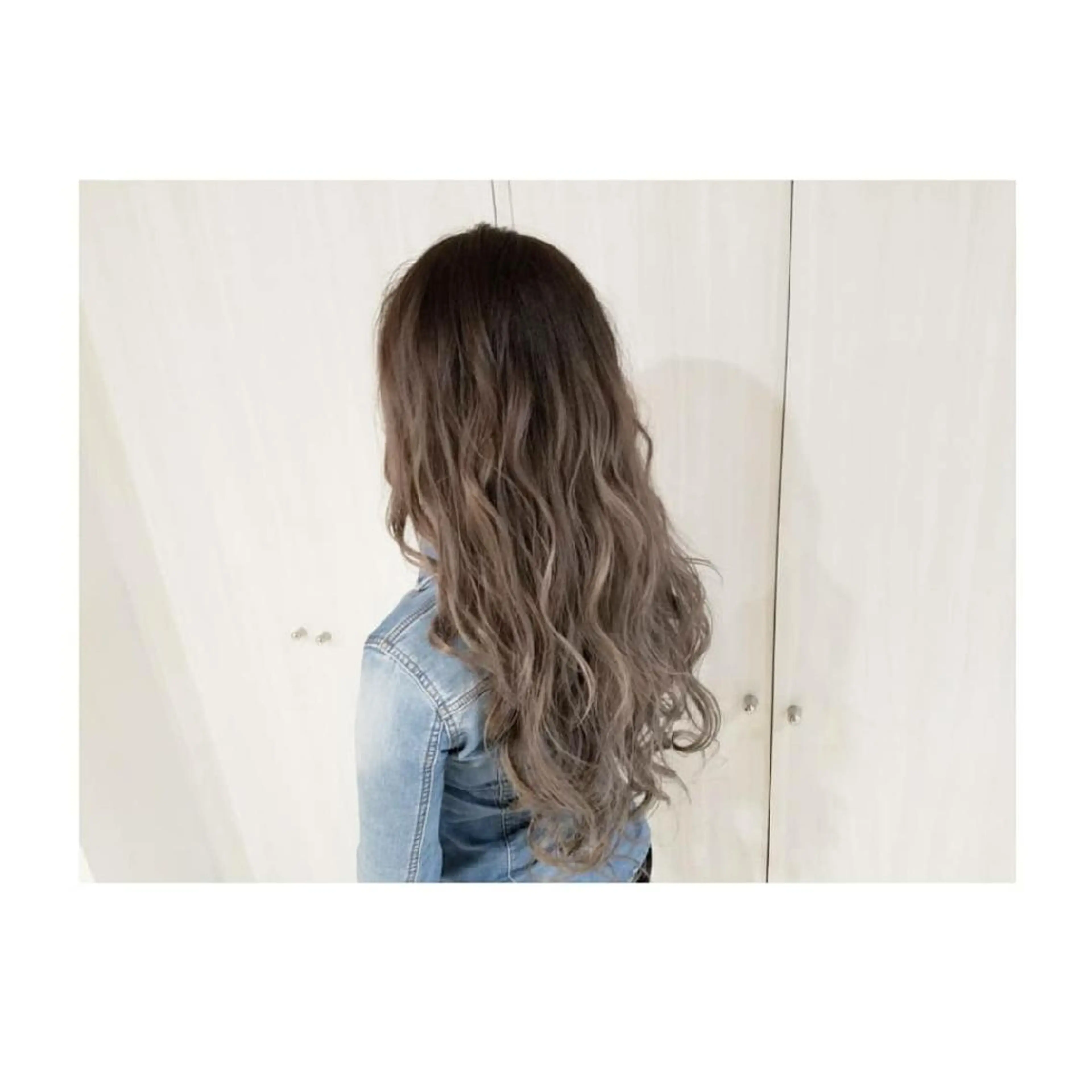 ロング カラー ブリーチ グラデーションカラー グレージュ ヘアカラー エクステ Luana 矢場町のヘアスタイル