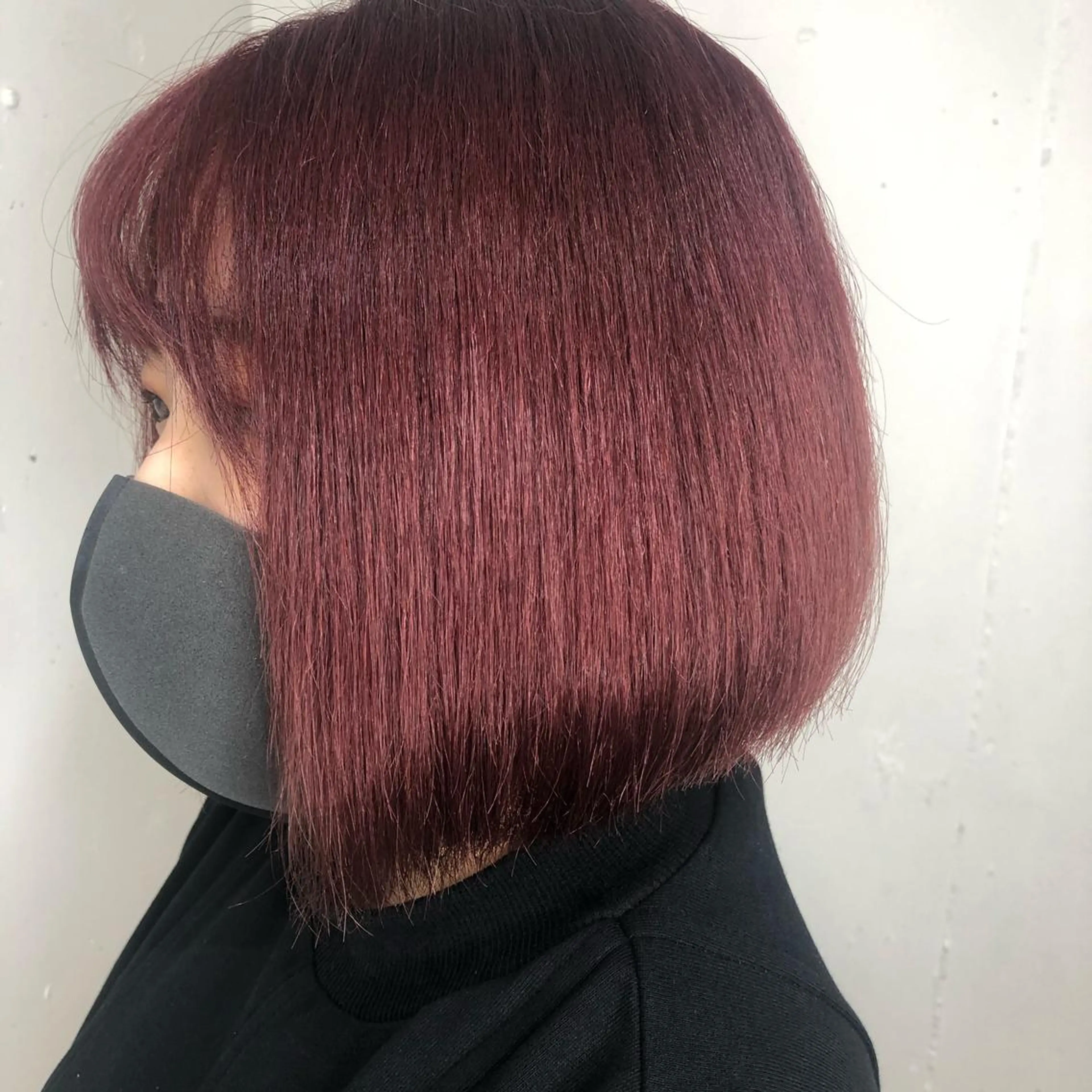 ショート カラー パーマ ヘアアレンジ ピンクカラー ヘアカラー トリートメント ヘアセット 八巻 晴香のヘアスタイル