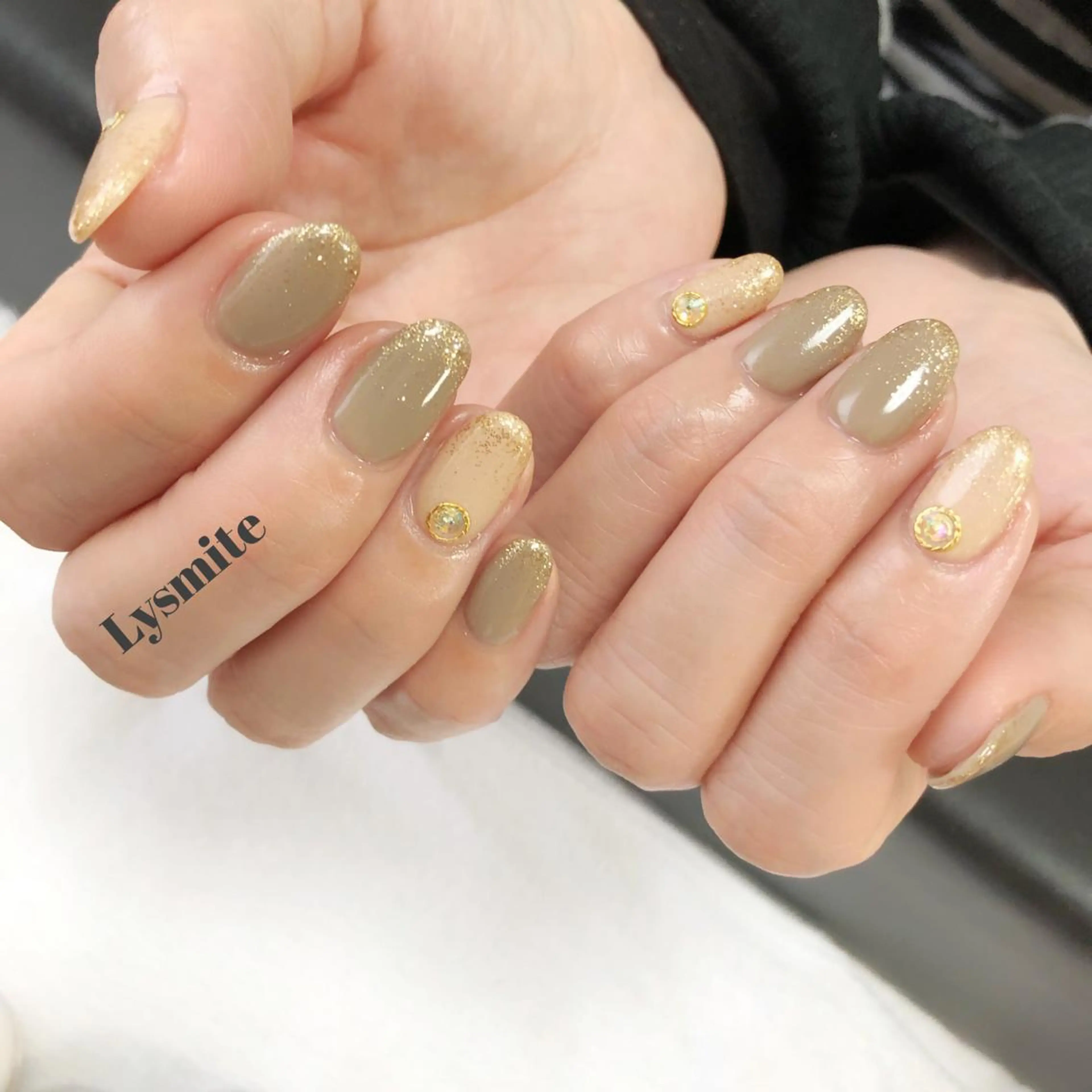 ネイル ラメ(グリッター) シンプルネイル ストーンネイル ハンドネイル Lysmite所属・岩本 美香のネイルデザイン