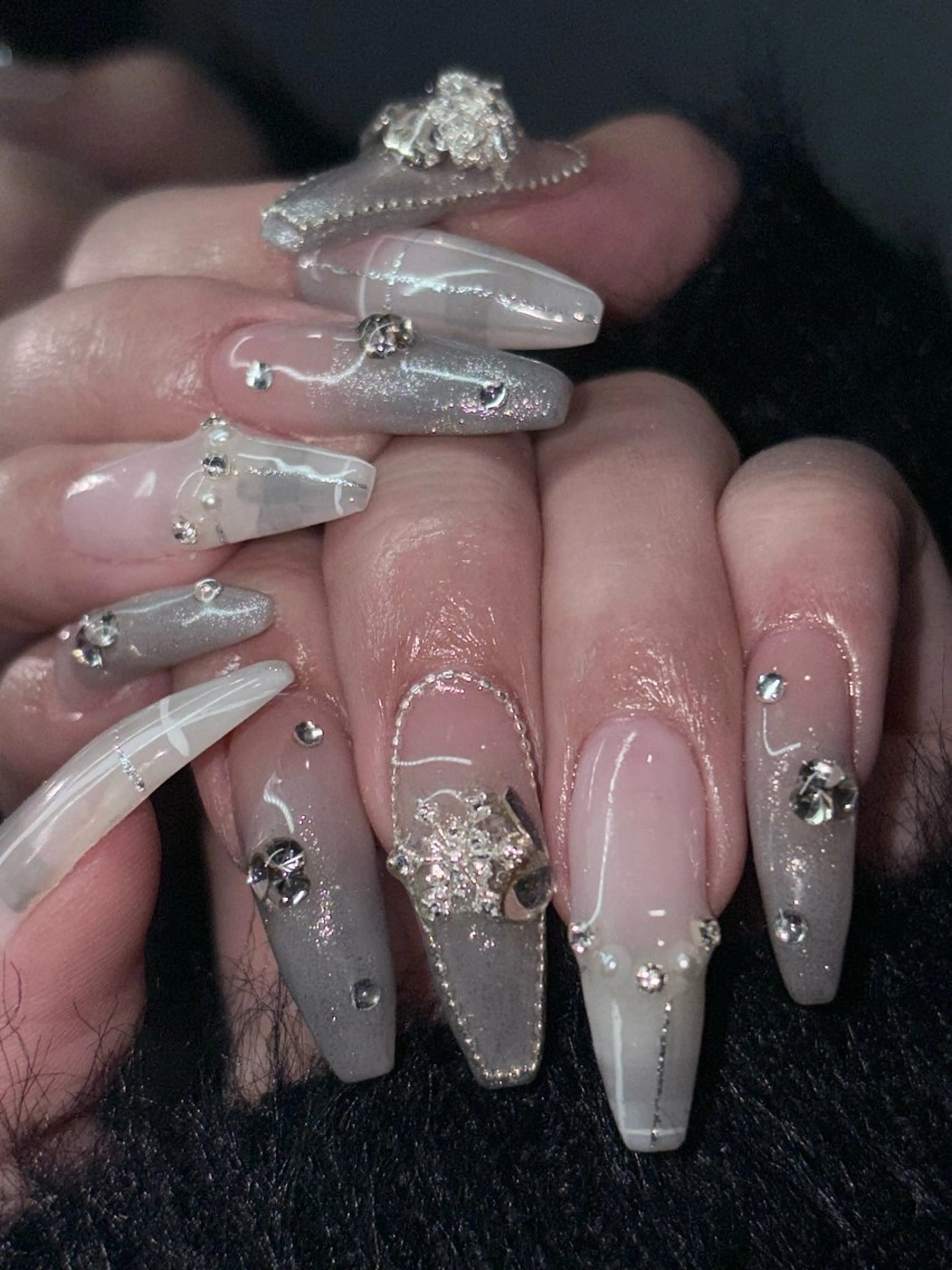 ネイル ハンドネイル NES NAIL所属・さゆり￤推しキャラ ￤ロングネイル🩷のネイルデザイン