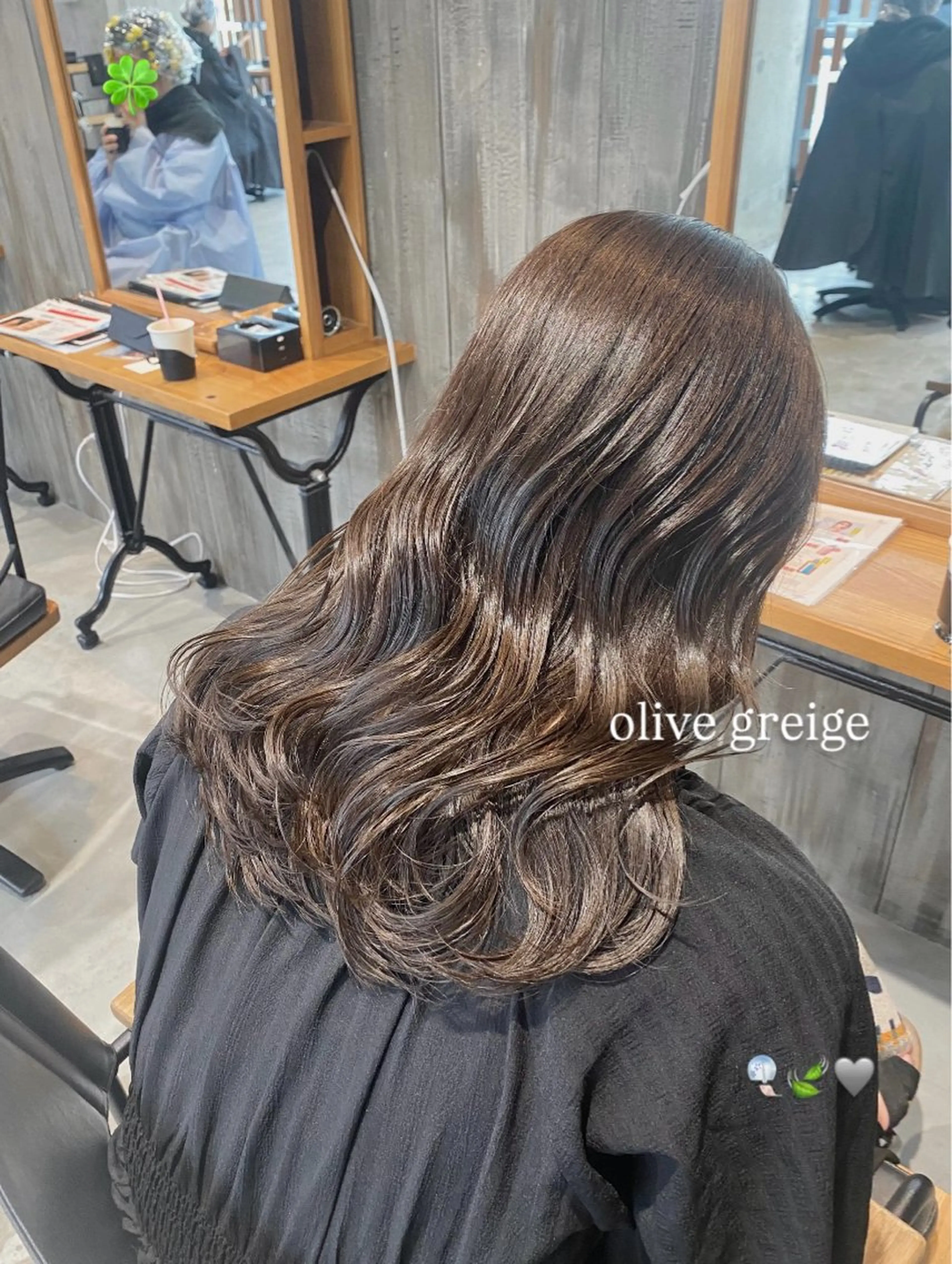 セミロング カラー 透明感カラー グレージュ オリーブグレージュ オリーブグレー カット ヘアカラー 佐々木 彩乃のヘアスタイル