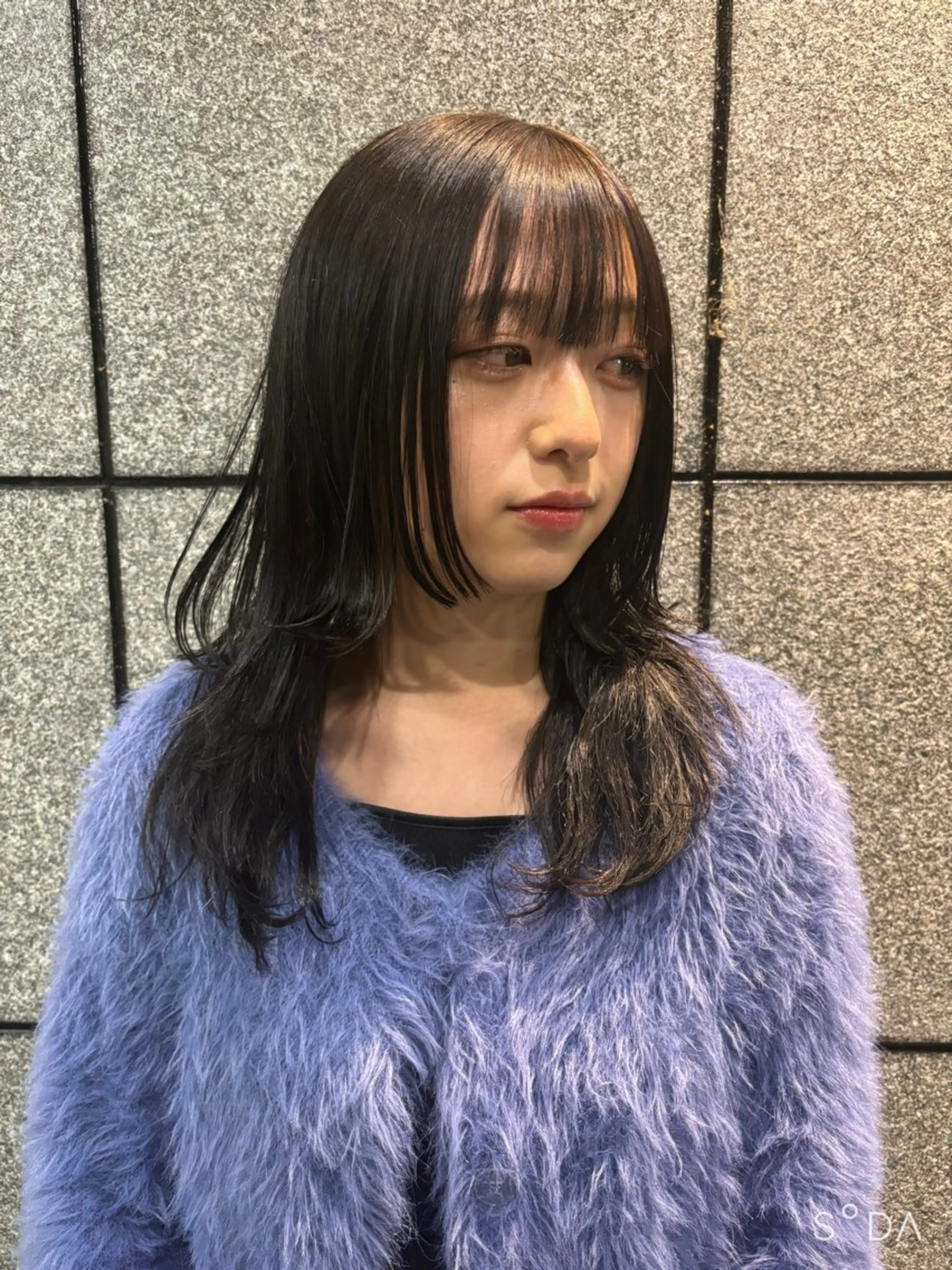 ロング 顔周りカット レイヤーカット ロング ウルフカット 渡 汐音のヘアスタイル