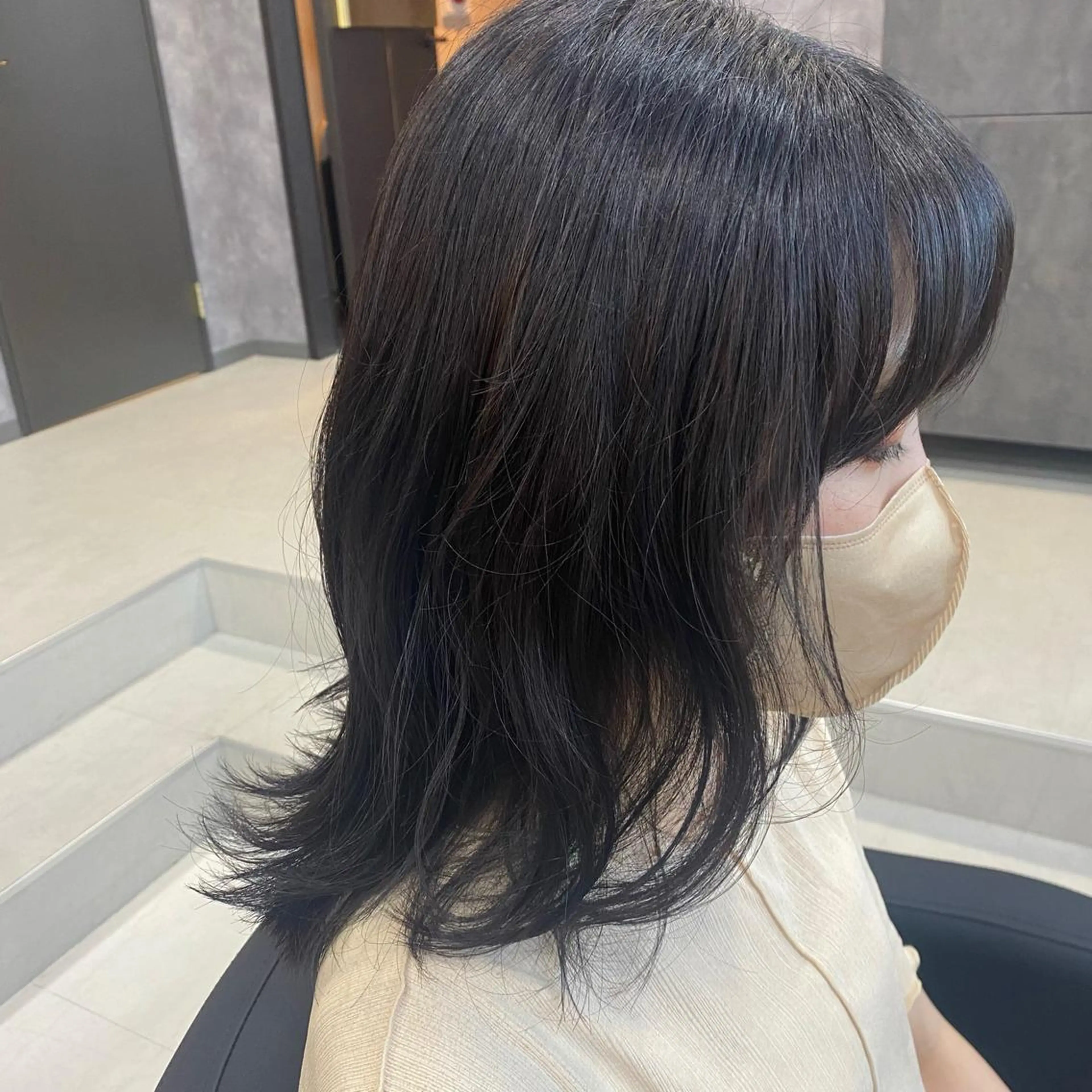 カラー 黒髪 ブルーカラー ブルーブラック まつ毛パーマ専門 茉里のヘアスタイル