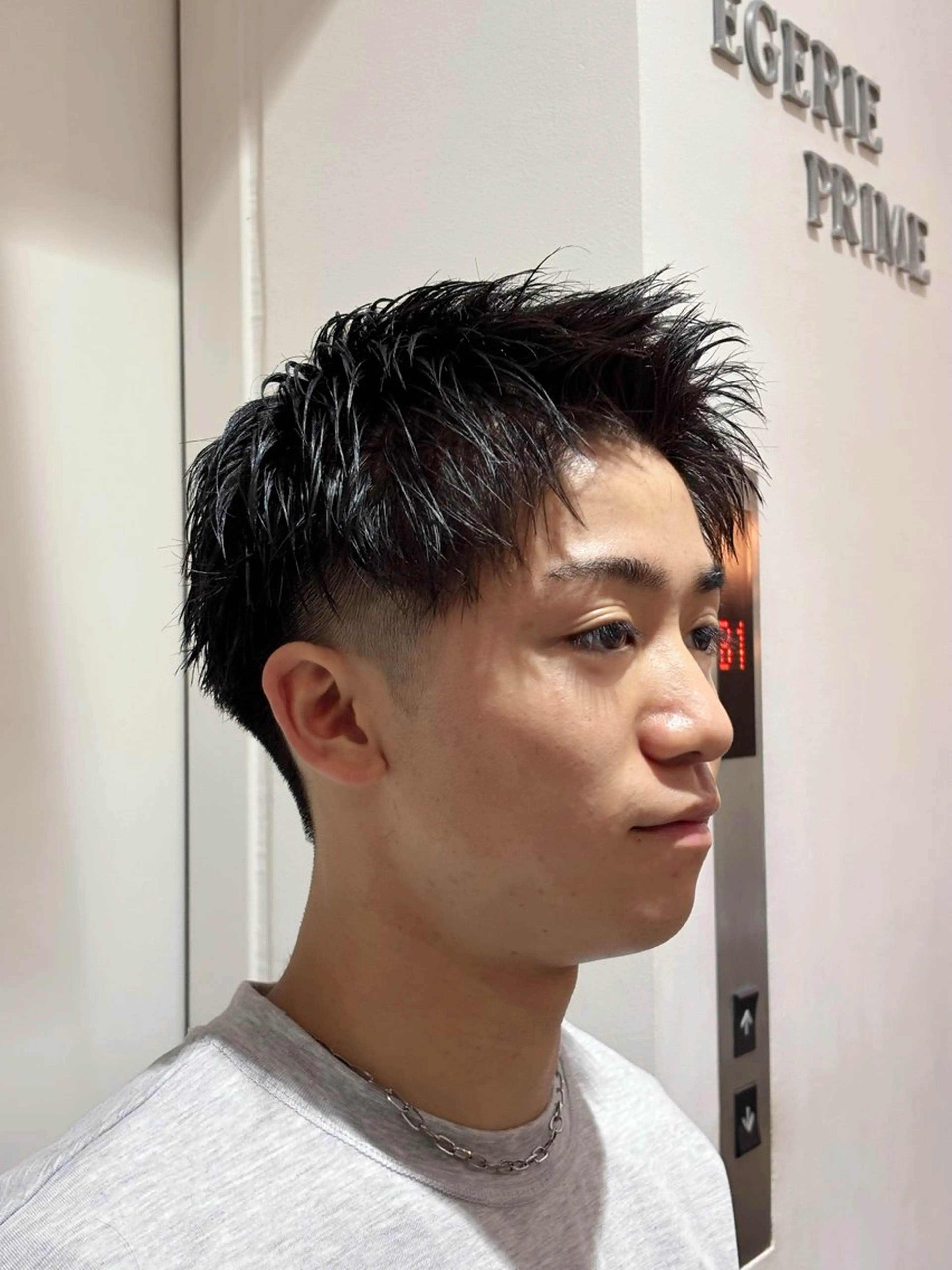 🉐人気No. 1‼️men'sカット➕眉カット¥3300💇の写真