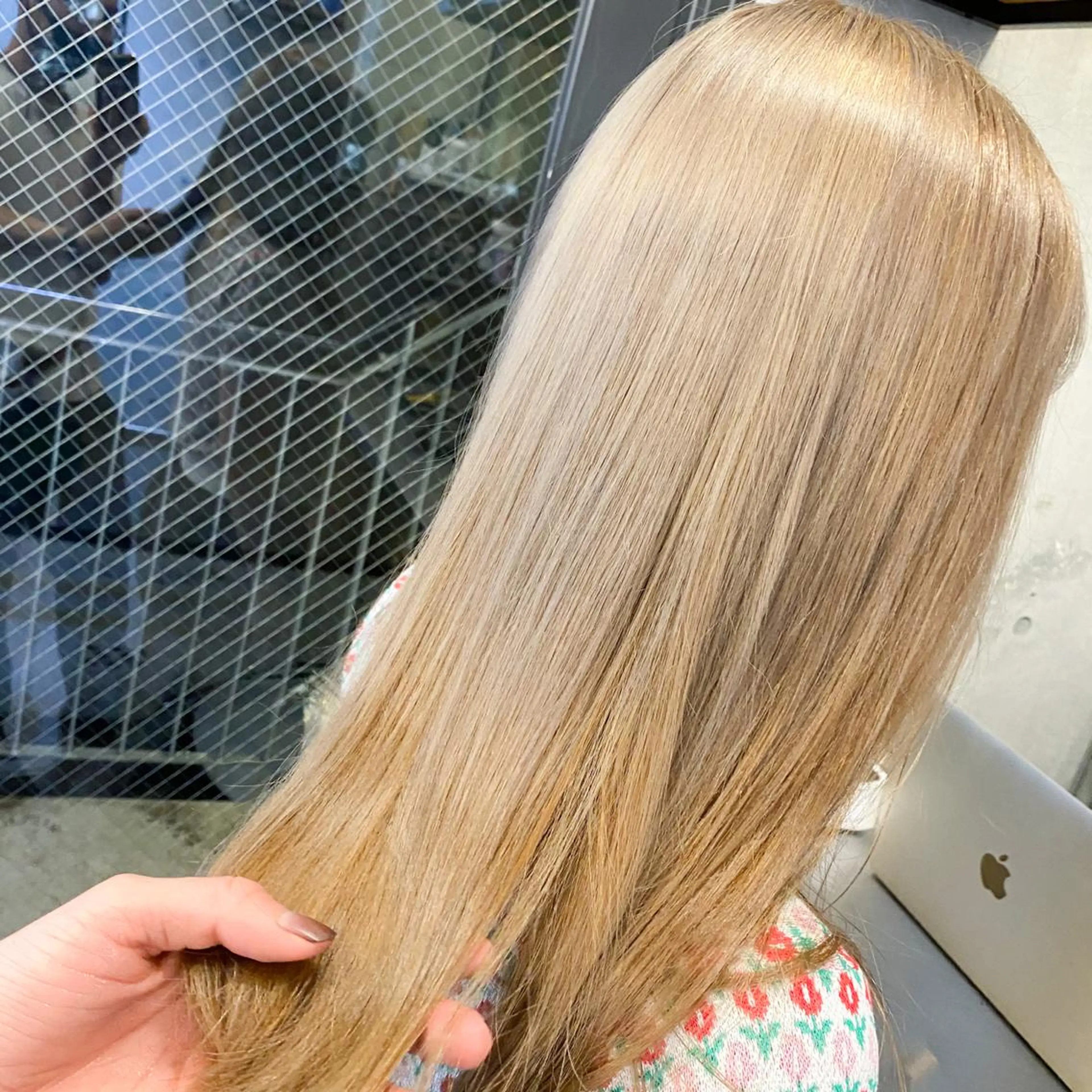 ロング カラー 艶髪ブリーチ 永井竜也のヘアスタイル
