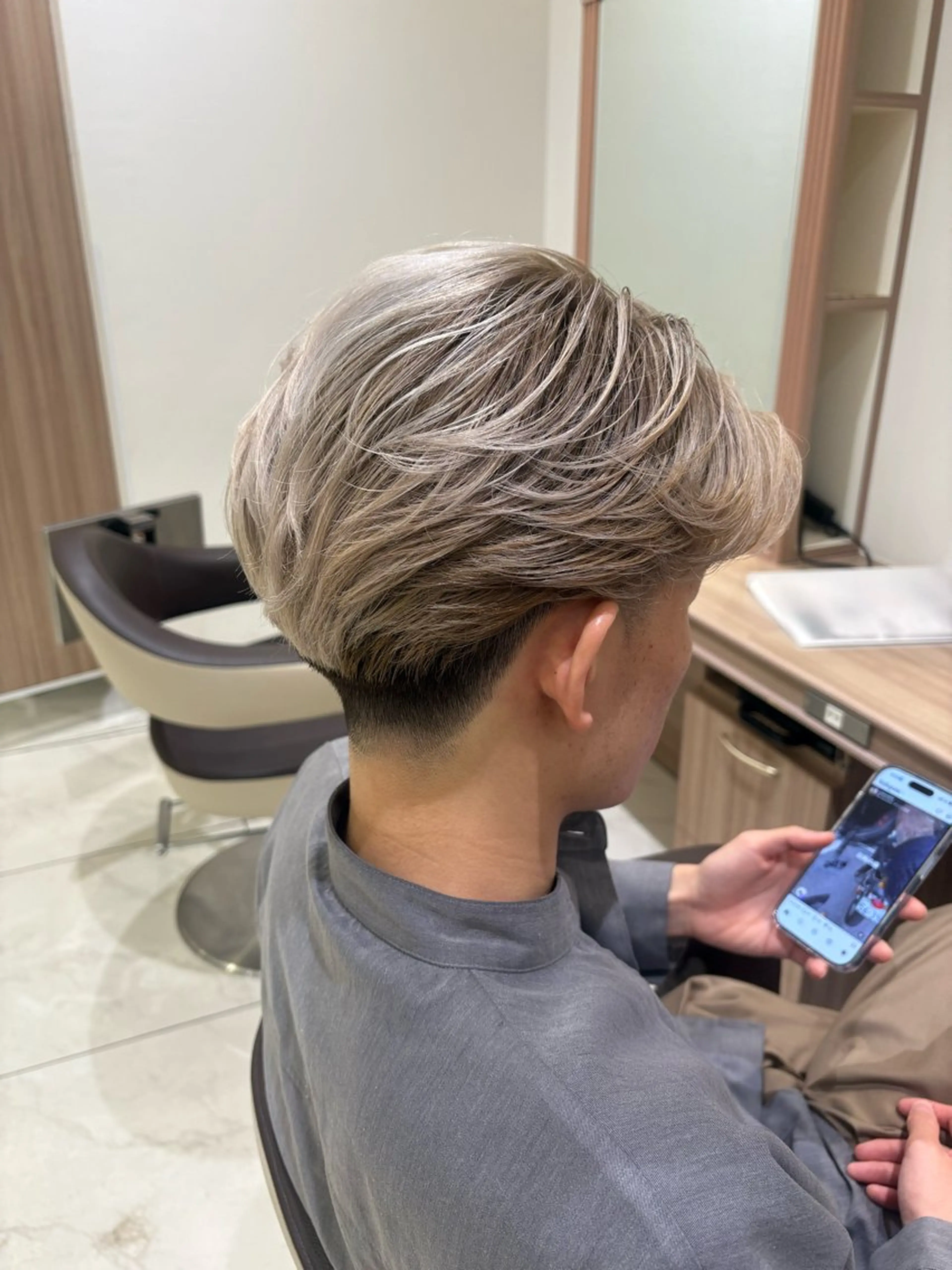 カラー メンズ メンズバレイヤージュ フェードカット バレイヤージュ カット ヘアカラー トリートメント メンズバレイヤージュ /寺内紳悟のヘアスタイル