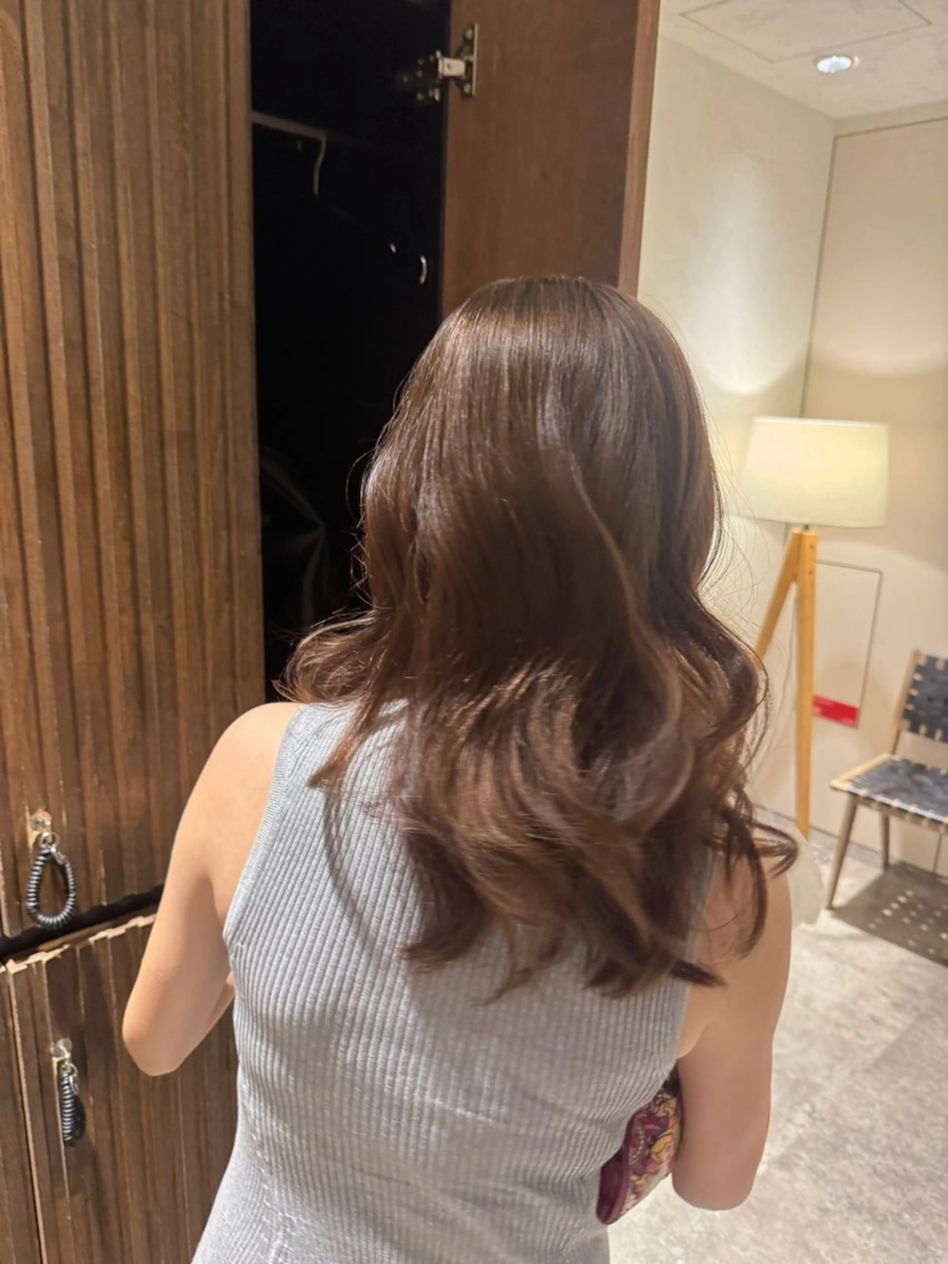 セミロング ヘアカラー 渋谷/切りっぱなし レイヤー/ブリーチのヘアスタイル