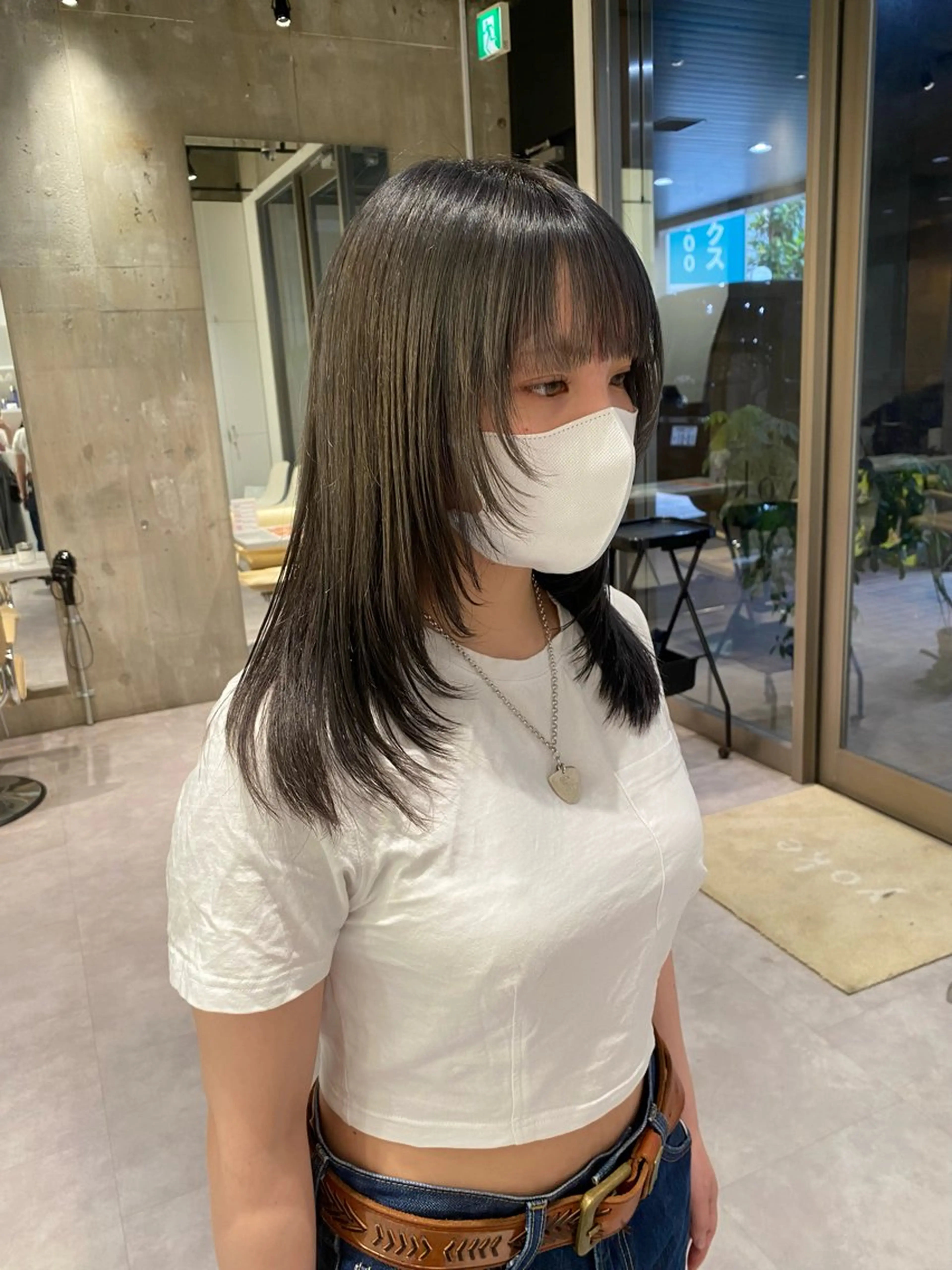 セミロング カラー デザインカット カット ヘアカラー mina🌿無料ショ ートカット募集中🚨のヘアスタイル