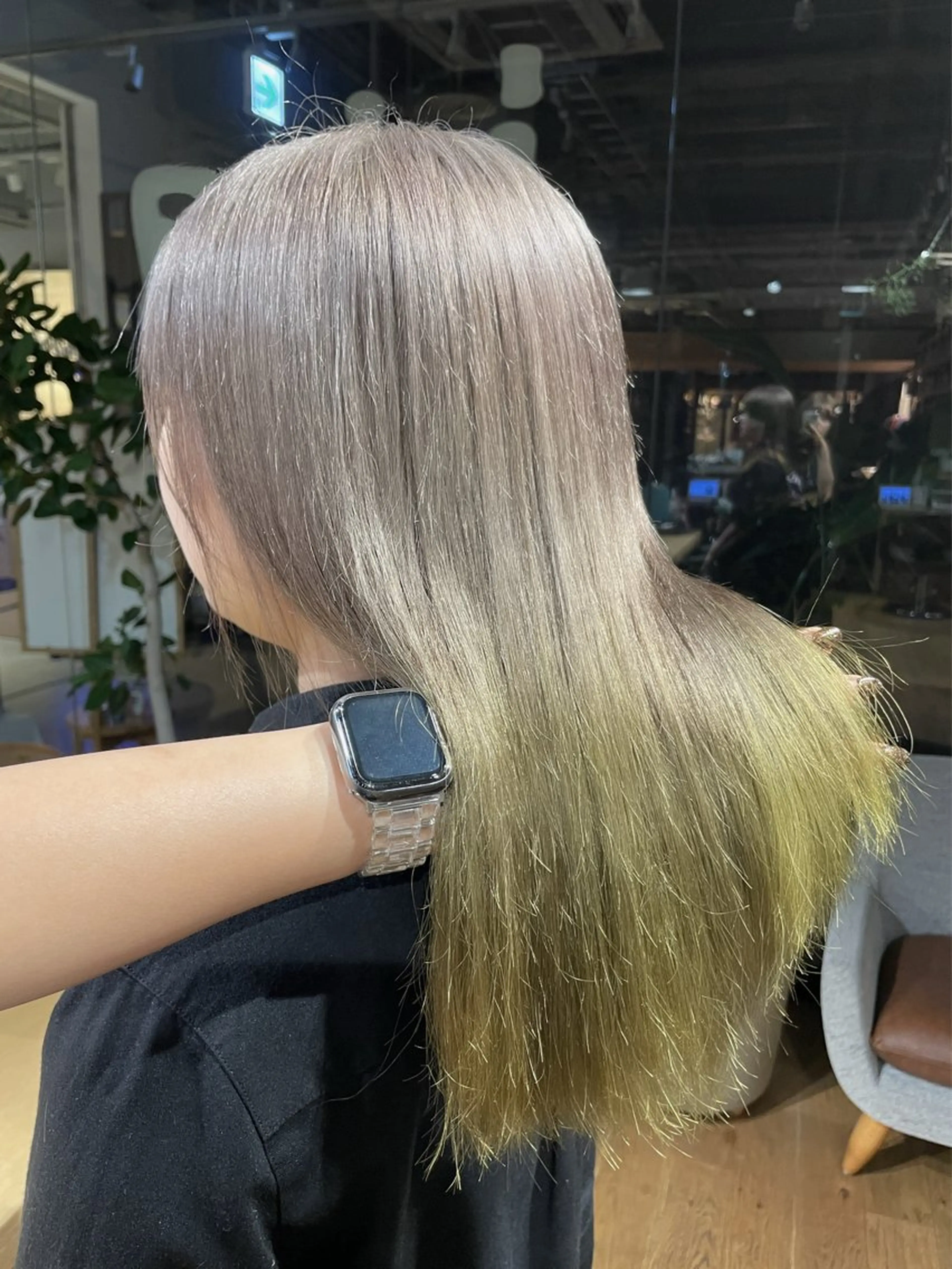 セミロング イエローカラー 韓国風カラー🤎 𝒄𝒉𝒊𝒌𝒂のヘアスタイル