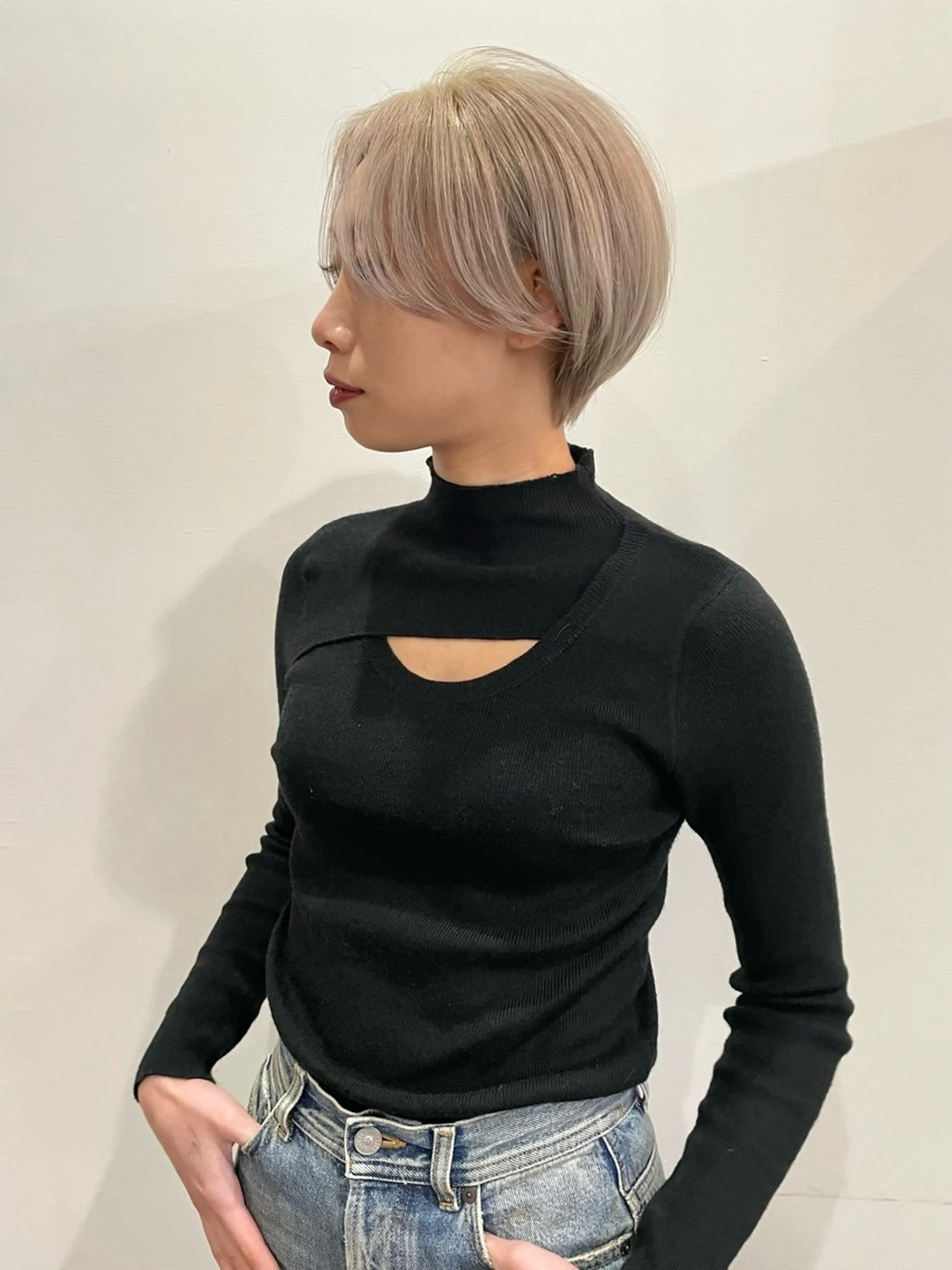 ショート ヘアカラー 横山 奈央のヘアスタイル