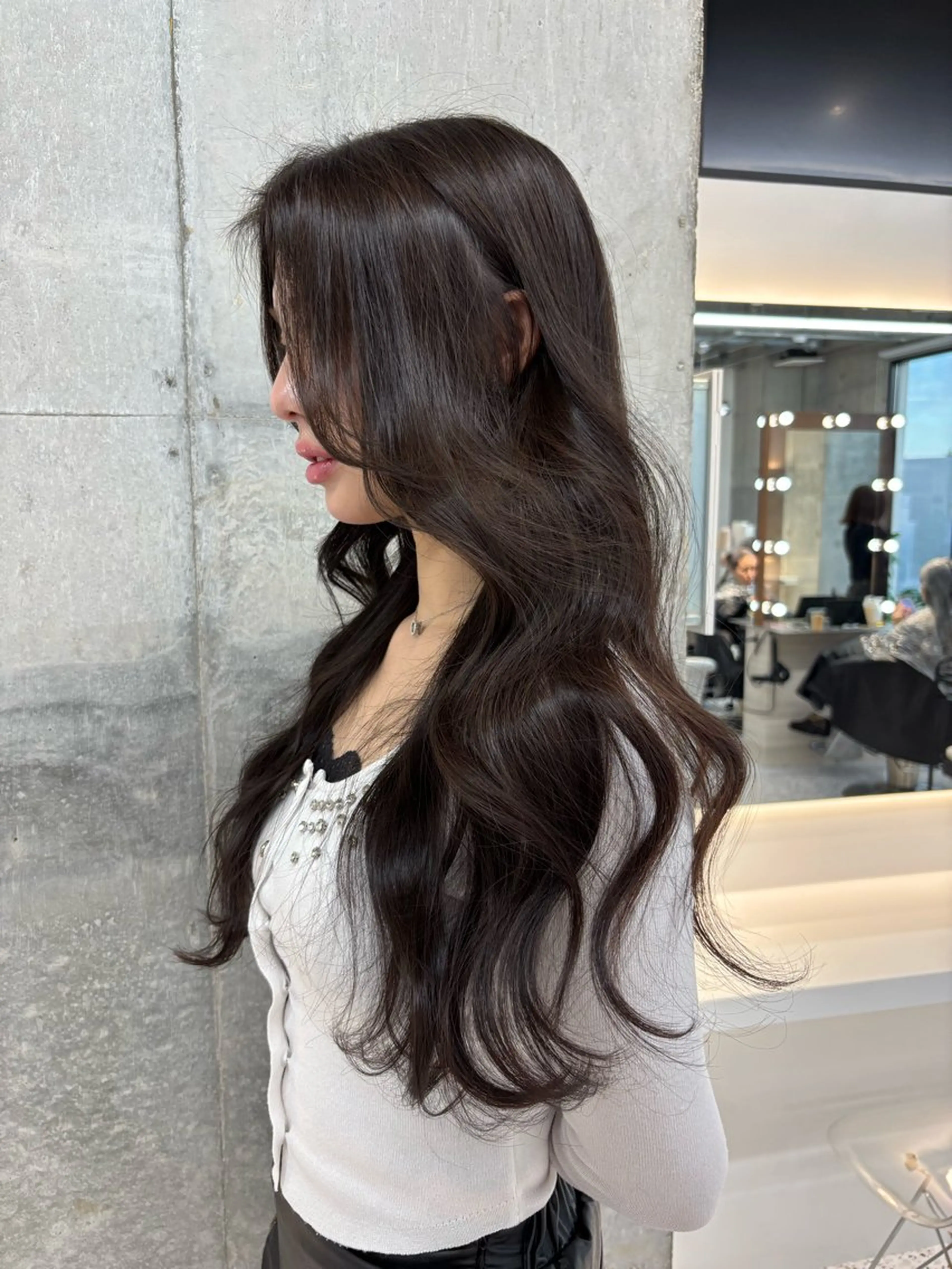 ロング カラー ブリーチ ブリーチなしカラー 髪質改善 レイヤーカット 縮毛矯正 ヘアカラー 【美髪矯正】 吉村　清志のヘアスタイル