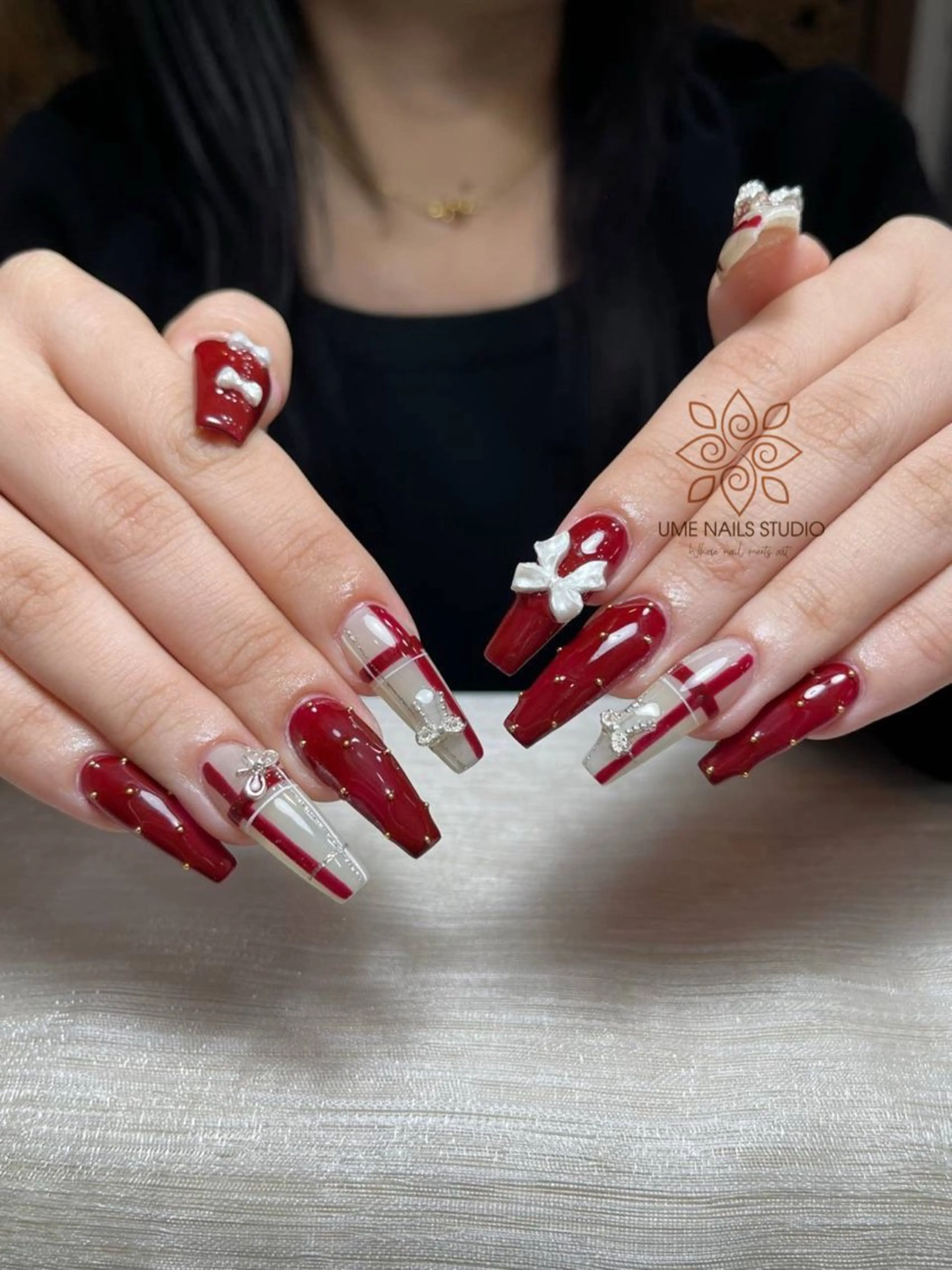 ネイル チークネイル クリアネイル ガーリー キラキラネイル 韓国ネイル ハンドネイル Ume Nail Studioのネイルデザイン