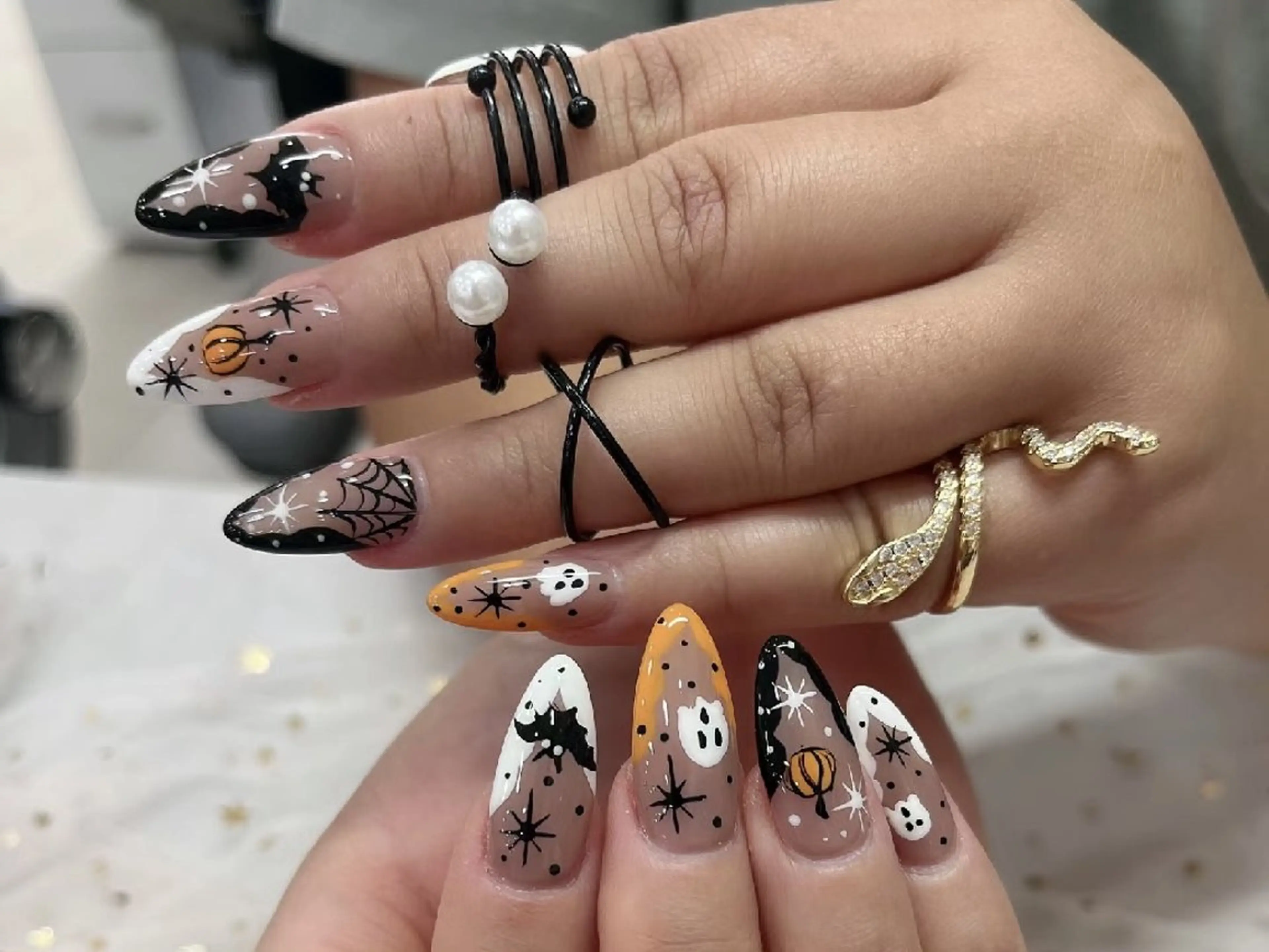 ネイル チークネイル 長さ出し フレンチネイル ジェルネイル キラキラネイル ハンドネイル UM Nail Salonのネイルデザイン
