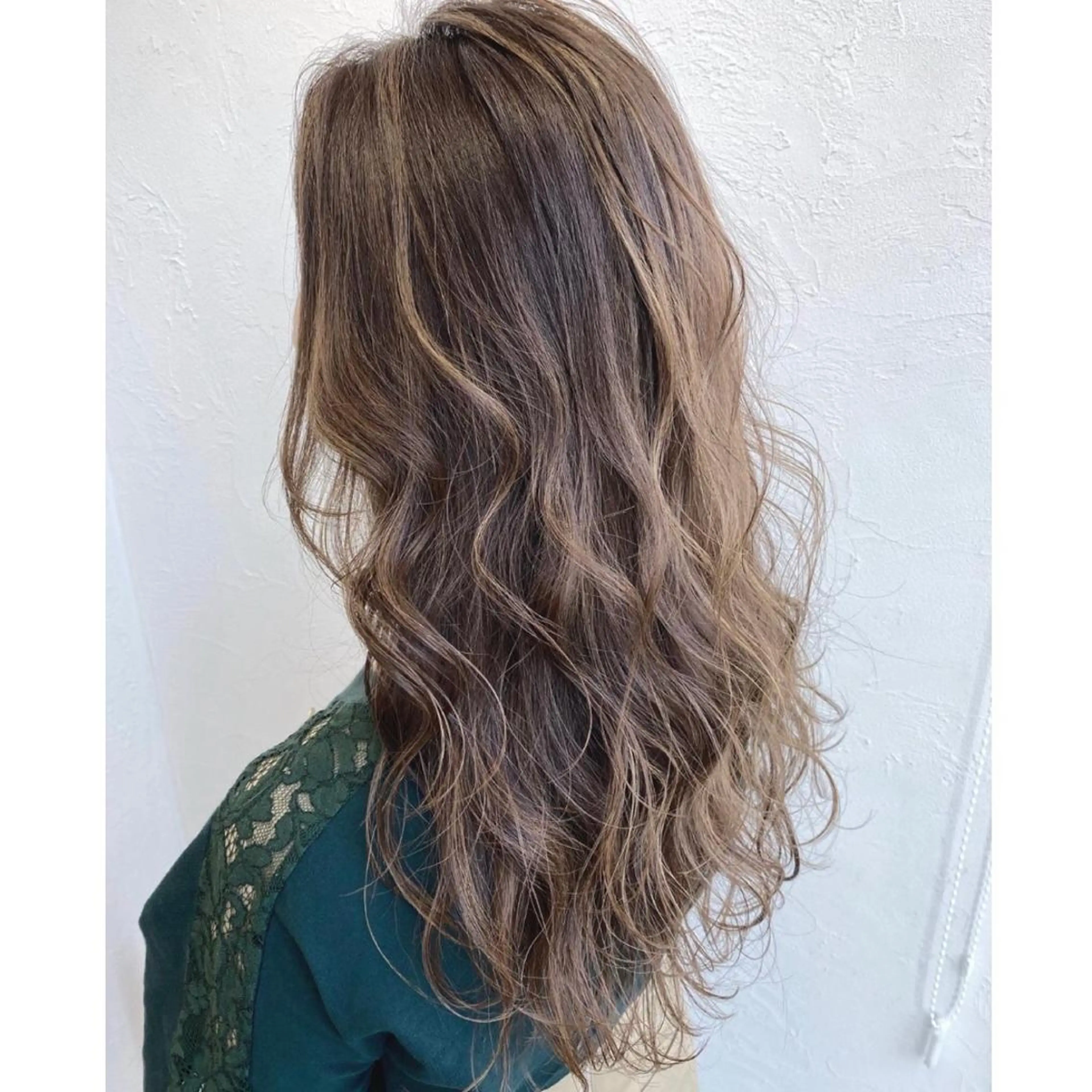 ロング カラー ハイライトカラー ハイライト ブリーチダブルカラー 【koide】のヘアスタイル