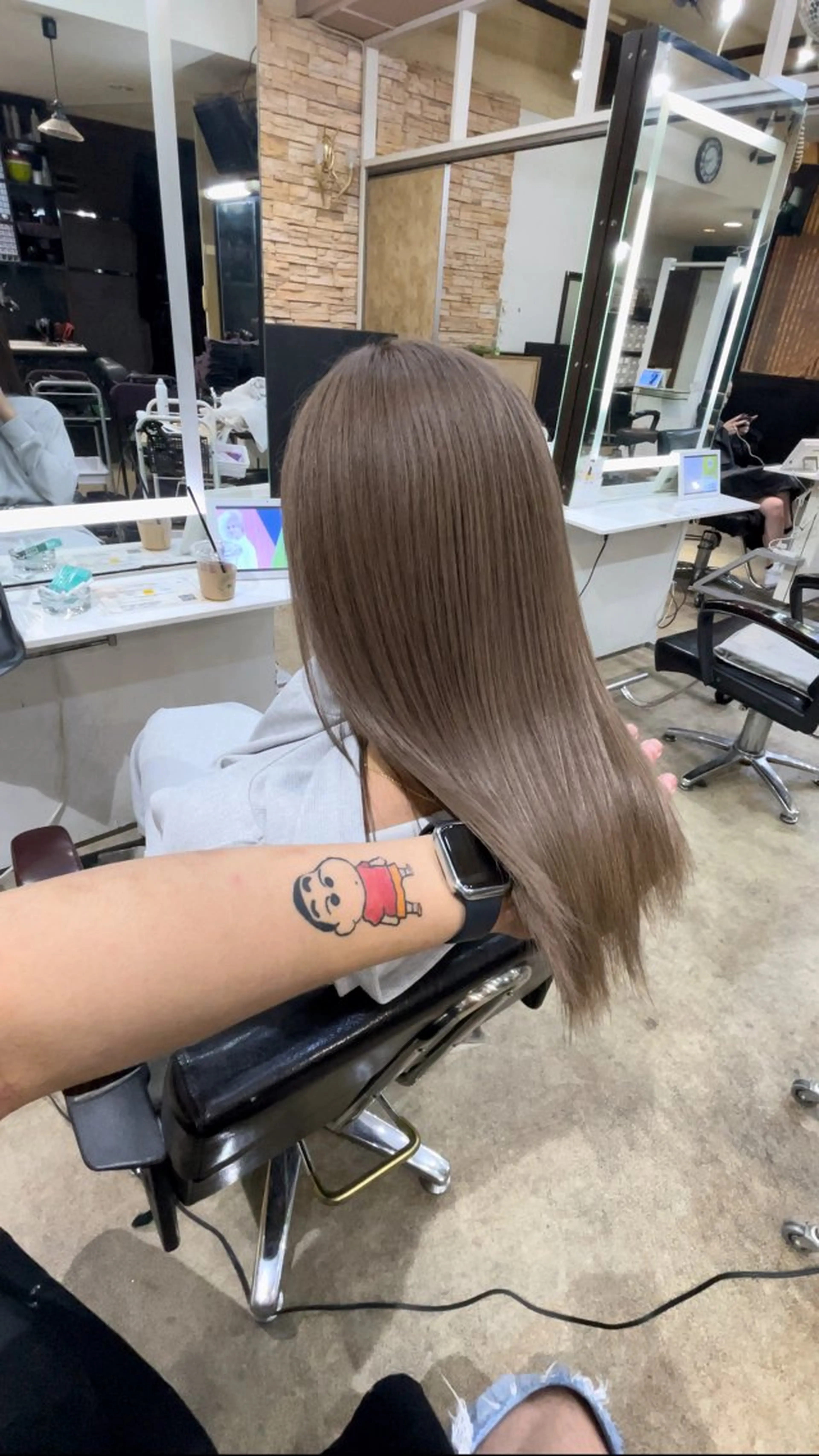 ミディアム カラー メンズ キッズ メンズブリーチ ブリーチ グレージュ ヘアカラー トリートメント ヘアセット アンククロス/ エクステ／ハイトーンのヘアスタイル