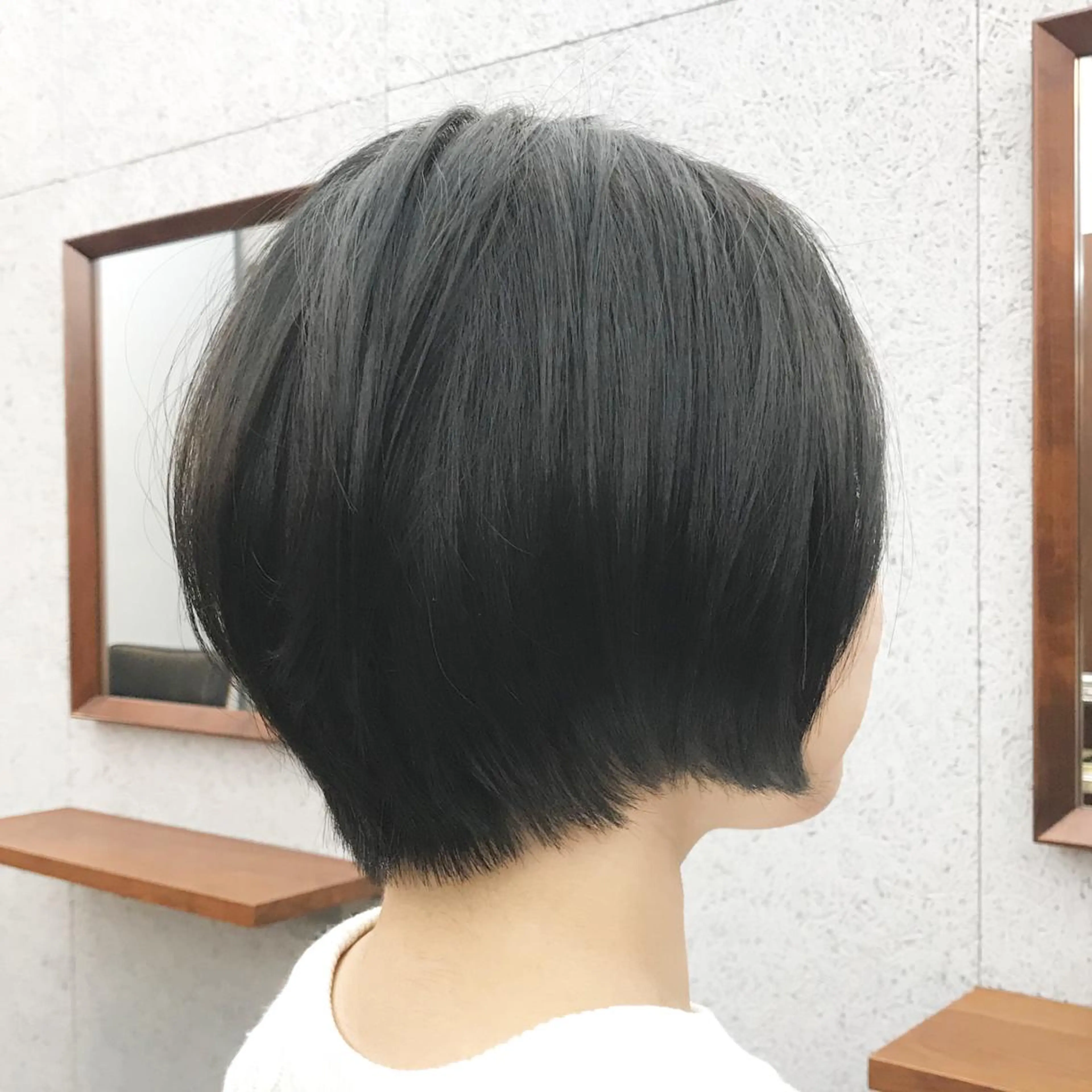 ショート カラー アッシュ グラデーションカラー オリーブアッシュ オリーブカラー ボブ カット ヘアカラー トリートメント ✂︎ウルフ・ショート ✂︎MIKUNIのヘアスタイル