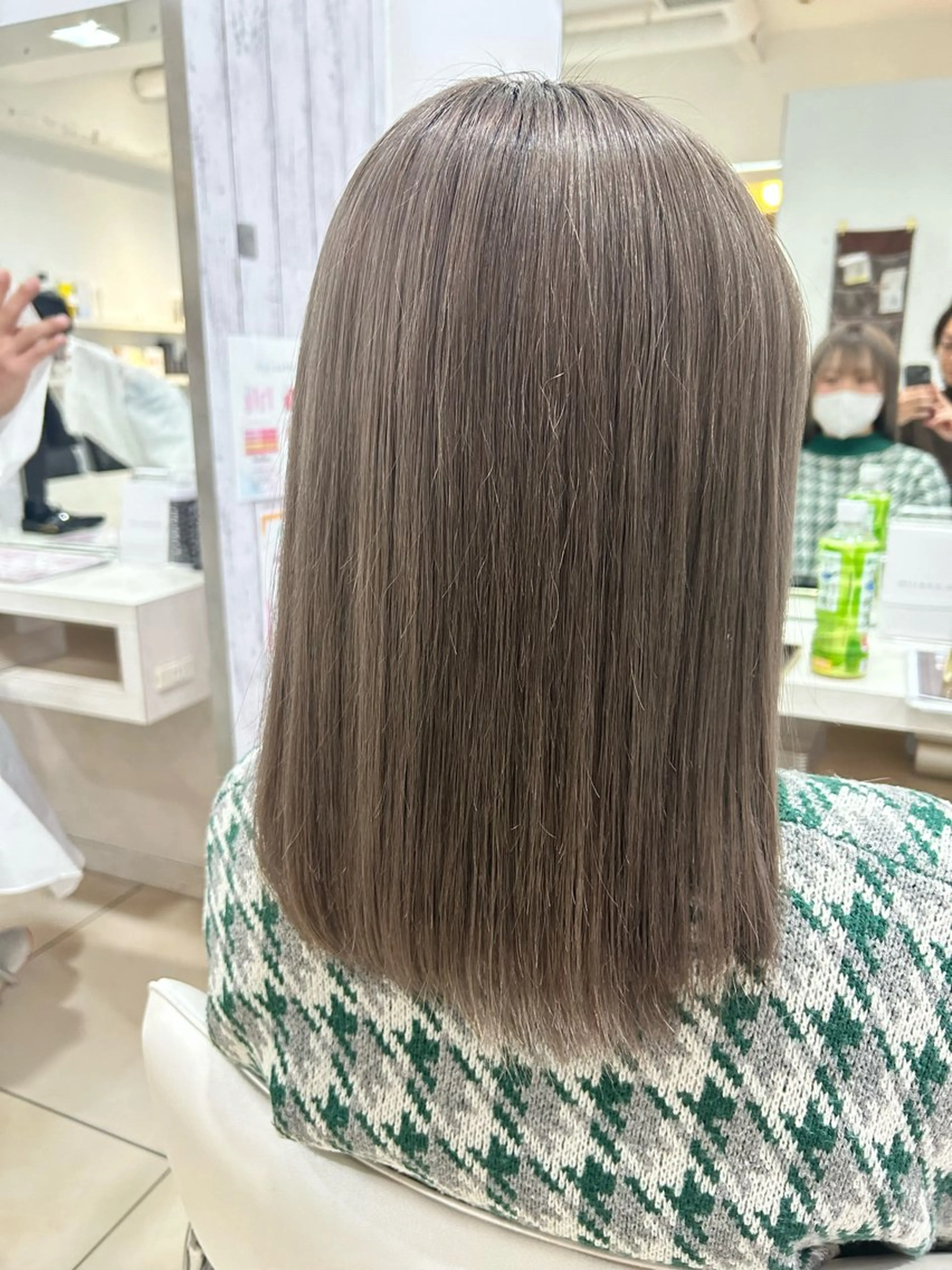 セミロング カット ヘアカラー トリートメント 艶髪の神様 瀧田嵐士🇰🇷のヘアスタイル