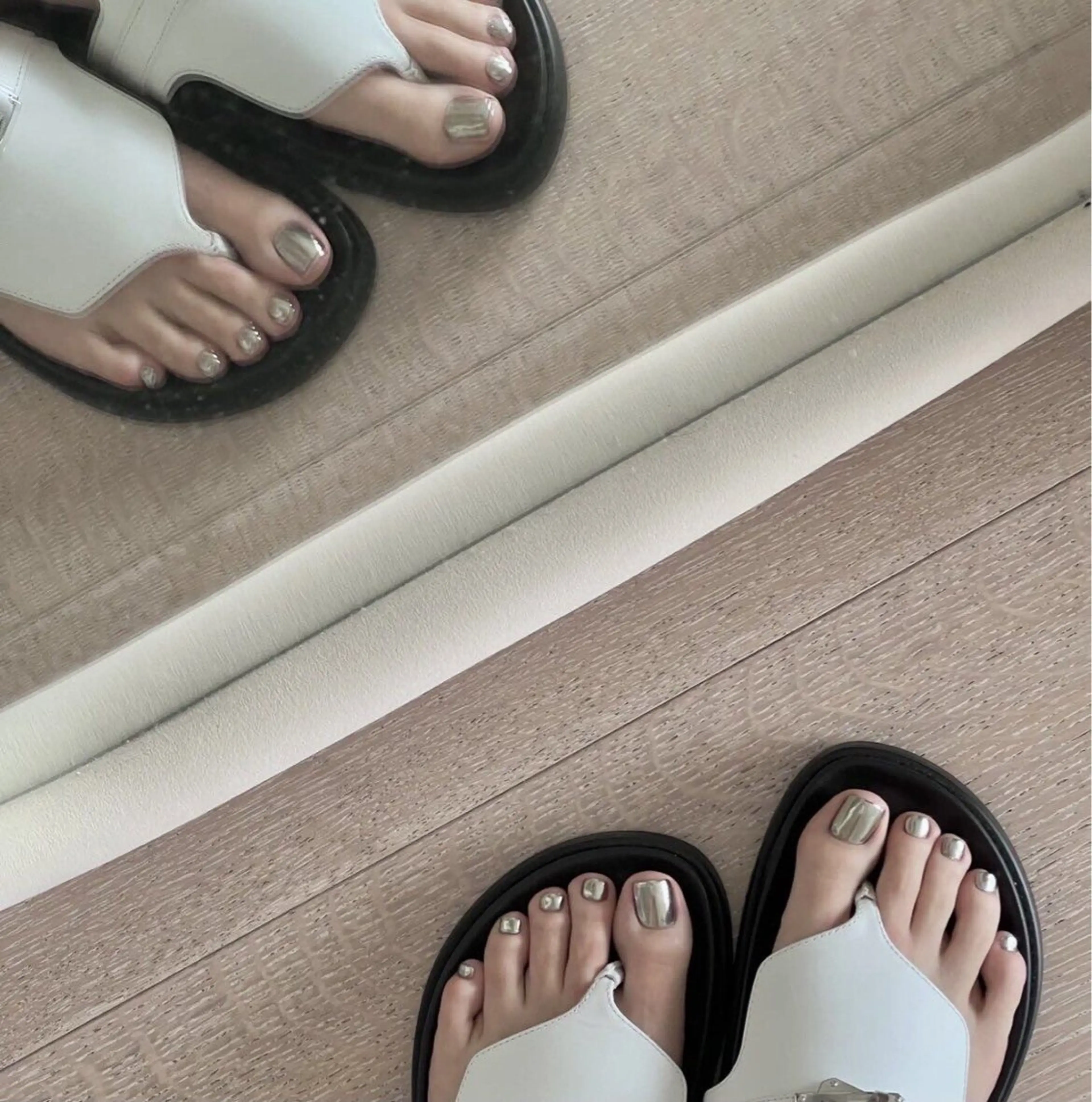 フットミラーorオーロラネイルの写真