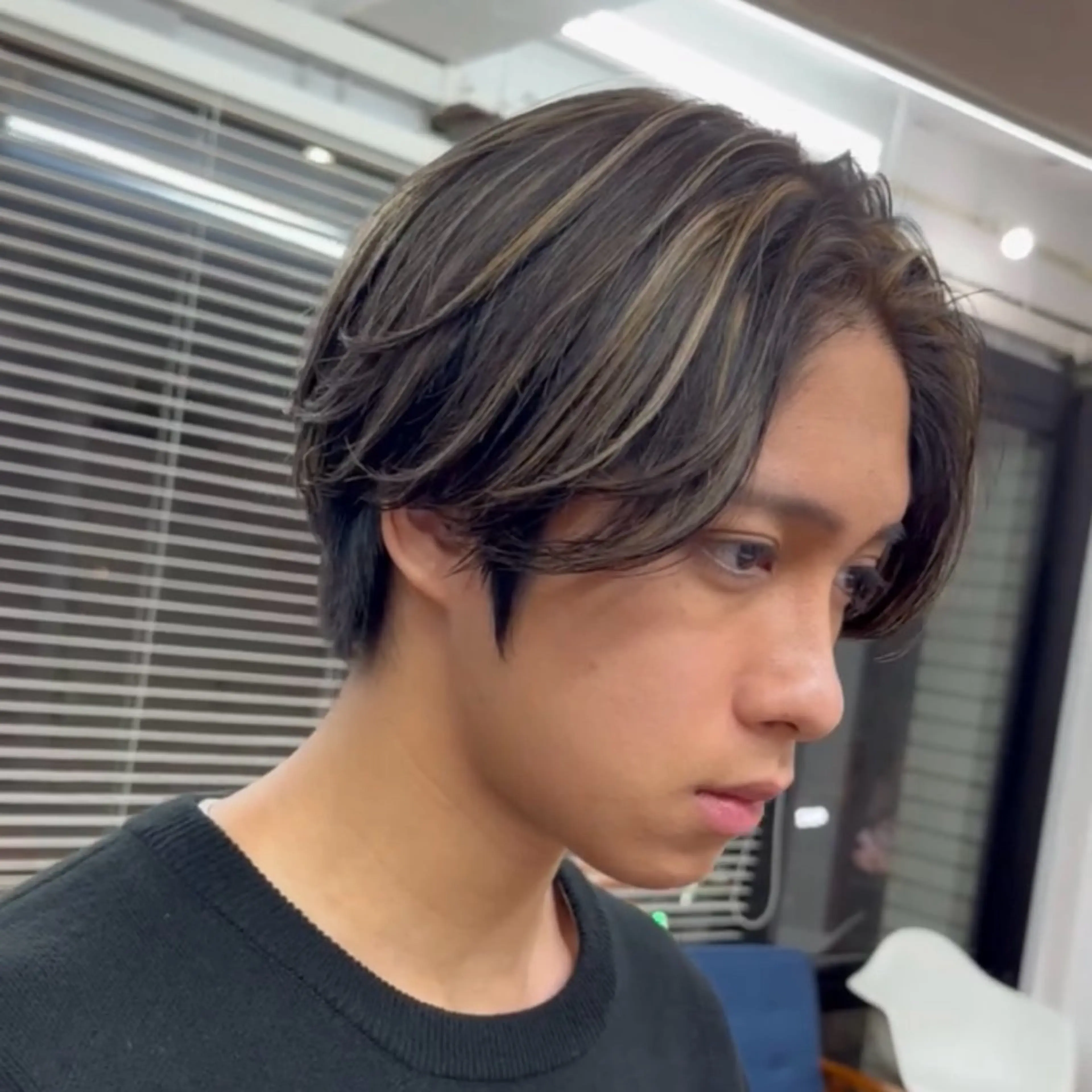 カラー メンズ メンズメッシュ 黒髪 メッシュ カット ヘアカラー トリートメント メンズカット ‪‪/メッシュのヘアスタイル