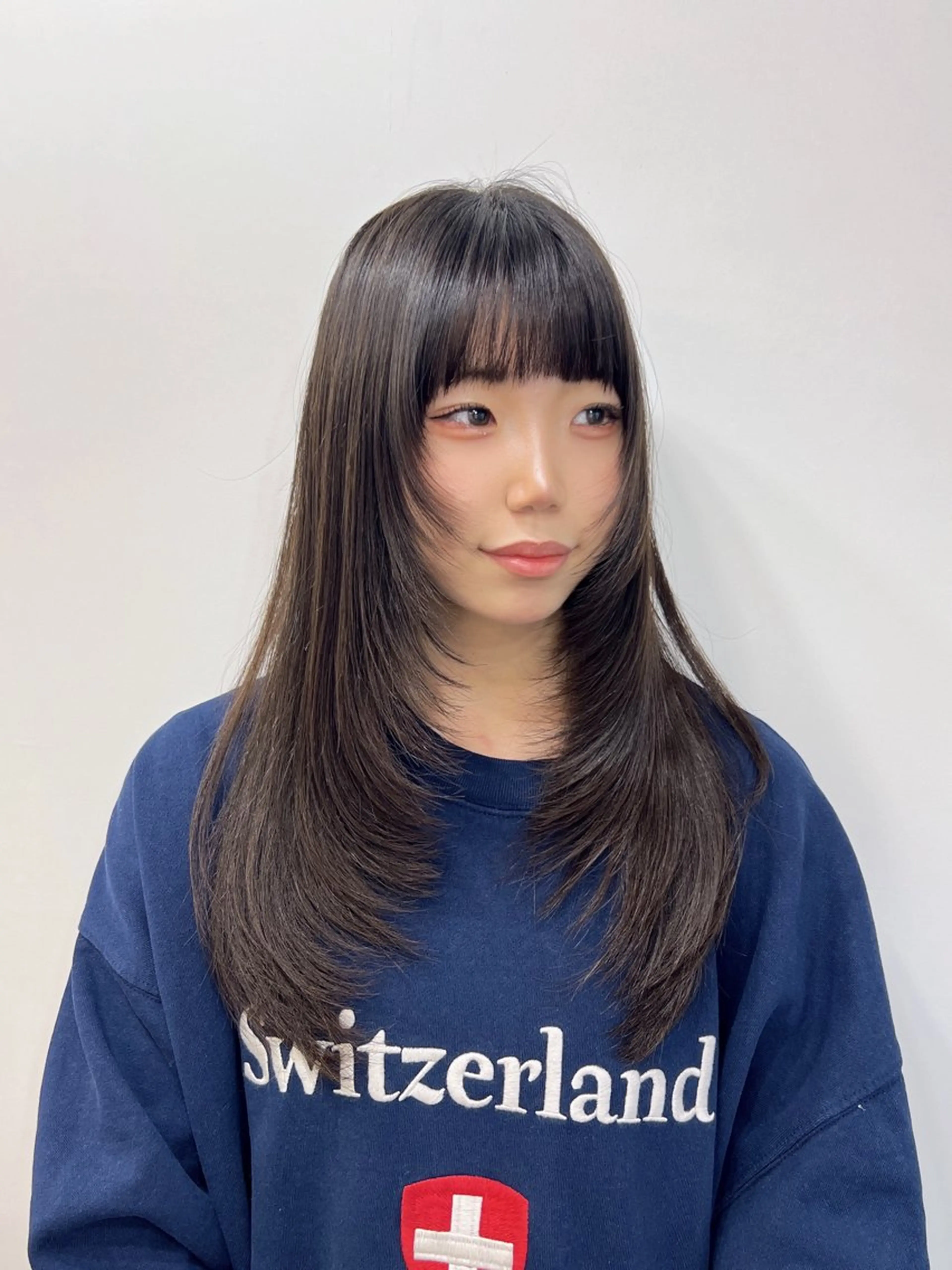 ロング カラー 顔まわりレイヤー レイヤーカット ワンホンレイヤー カット ヘアカラー トリートメント 武田涼レイヤーカット 髪質改善×縮毛矯正のヘアスタイル