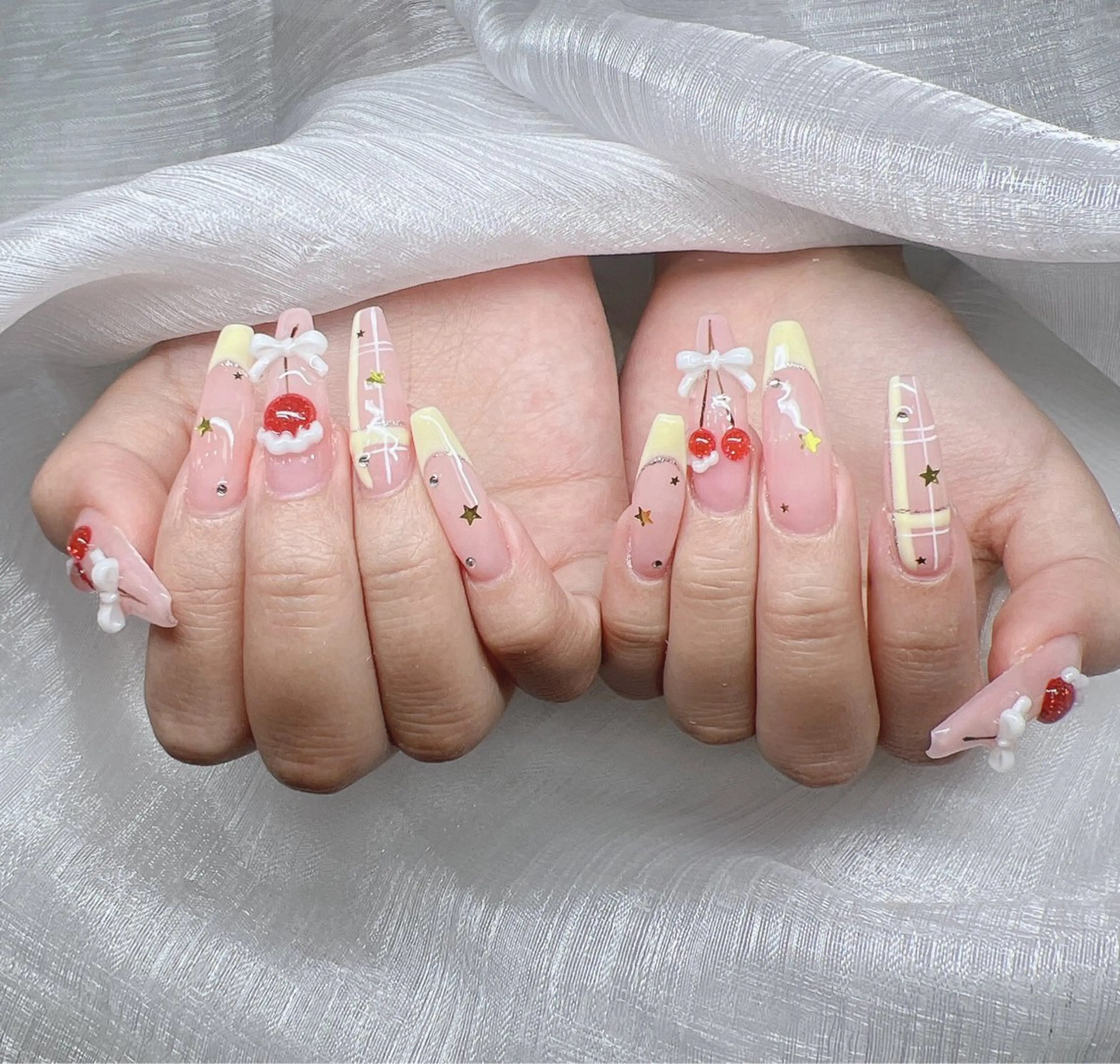 ネイル 長さ出し グラデーション キラキラネイル マグネットネイル ニュアンスネイル ハンドネイル Lee Nails チップ長さだし専門店のネイルデザイン
