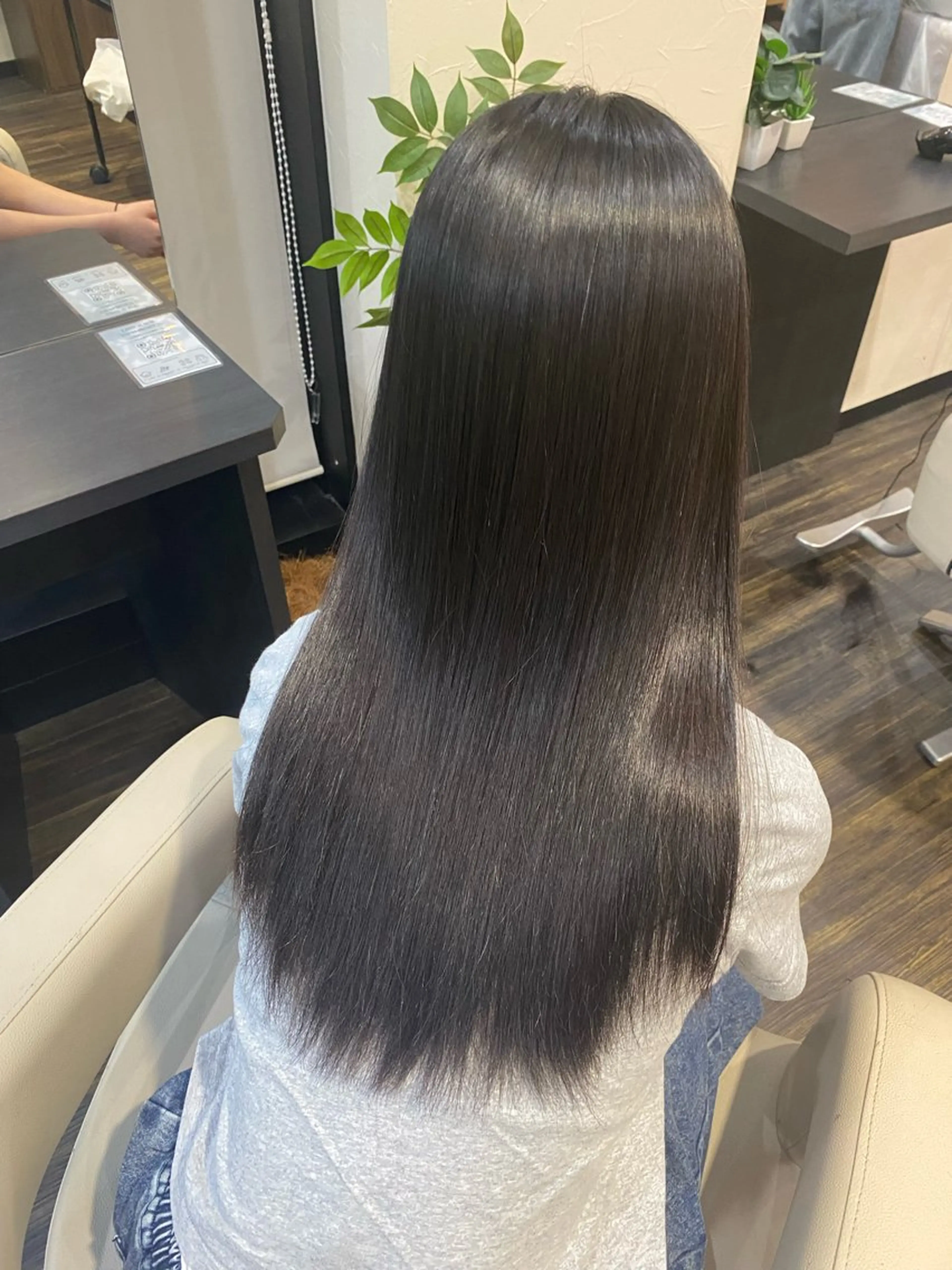 ロング カット 縮毛矯正 やました かりんのヘアスタイル