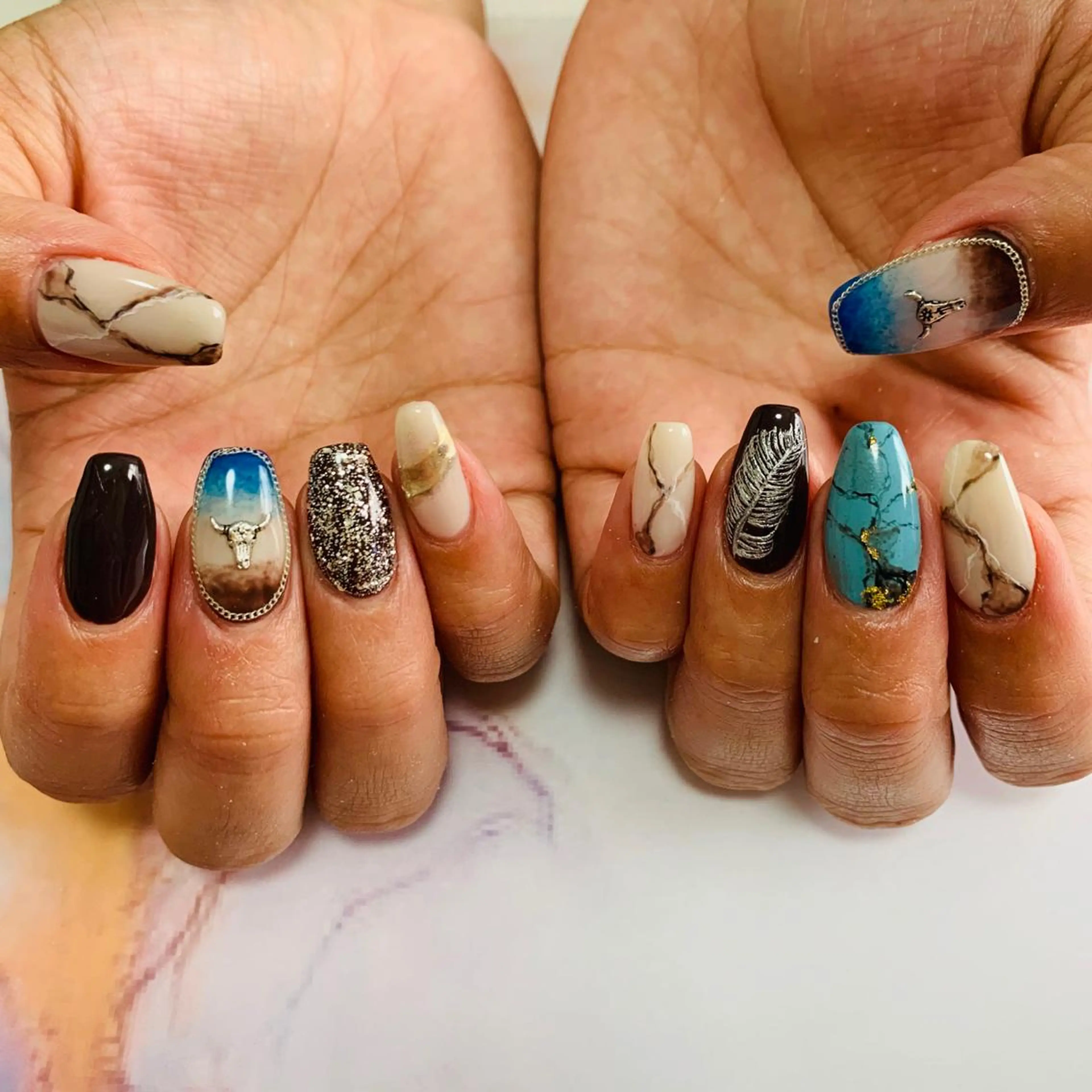 ネイル Feliz所属・Feliz 楽しいネイルサロンのネイルデザイン