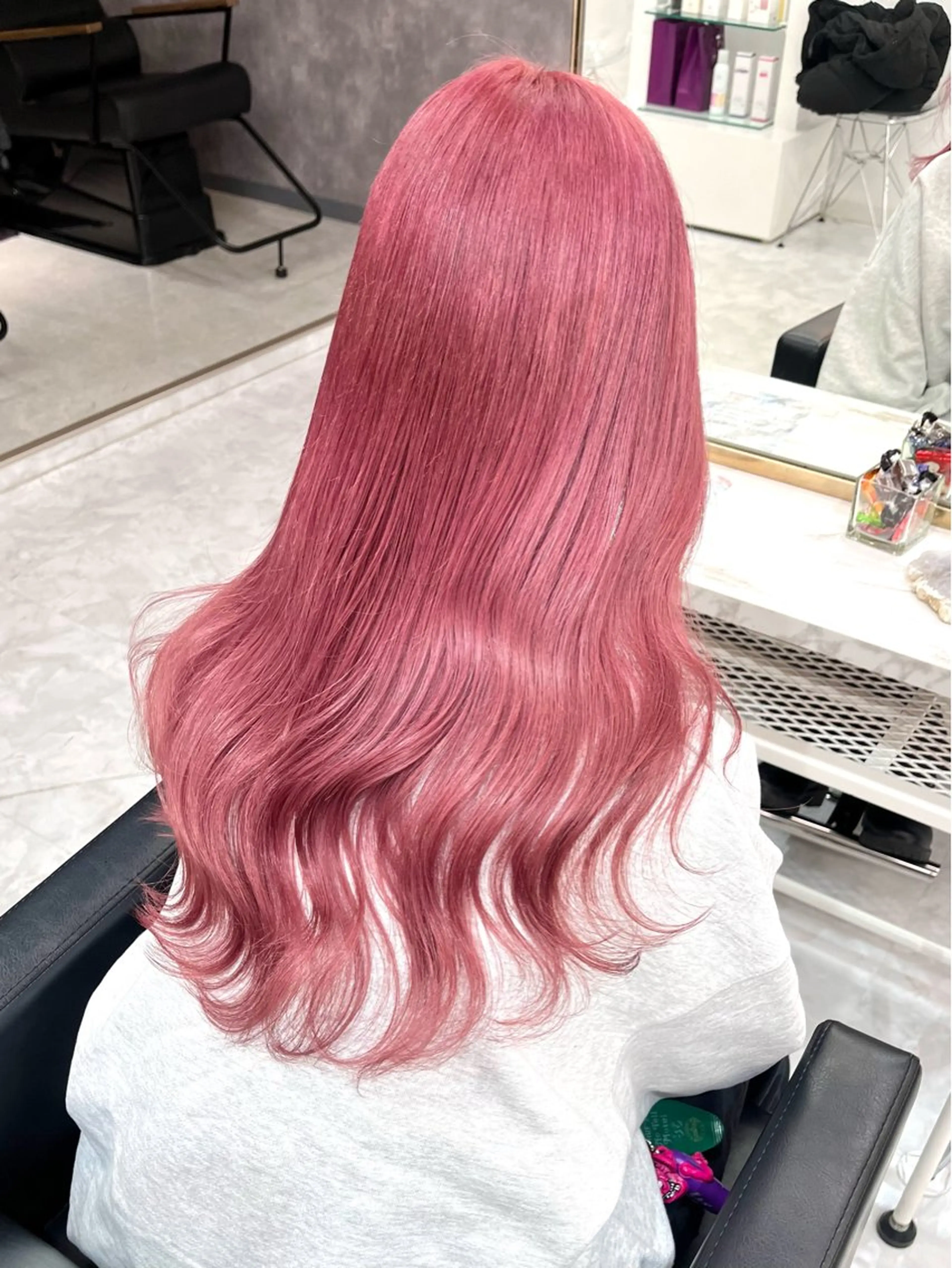 ロング カラー パーマ ヘアアレンジ メンズ キッズ ヘアカラー トリートメント ハイトーン/ピンク 💗モモ໒꒱のヘアスタイル