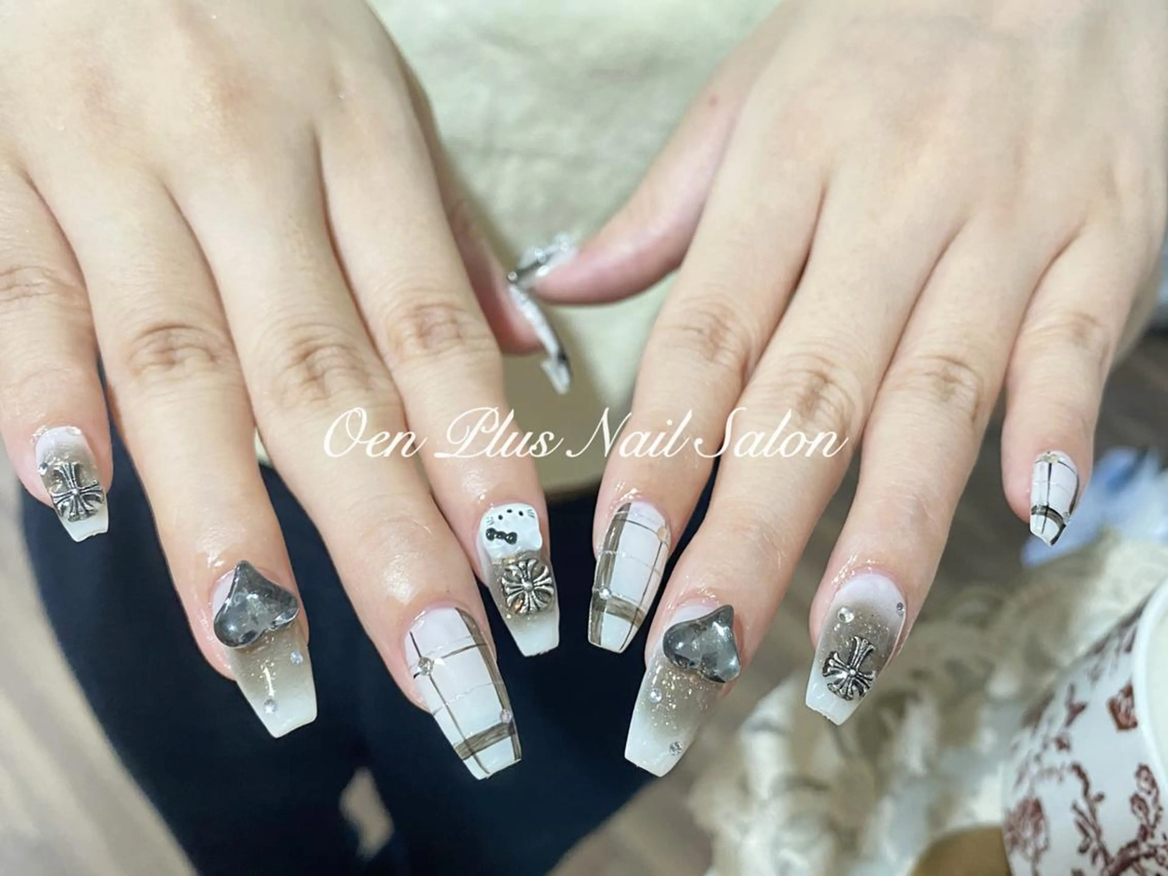 ネイル One Plus Nail Salonのネイルデザイン