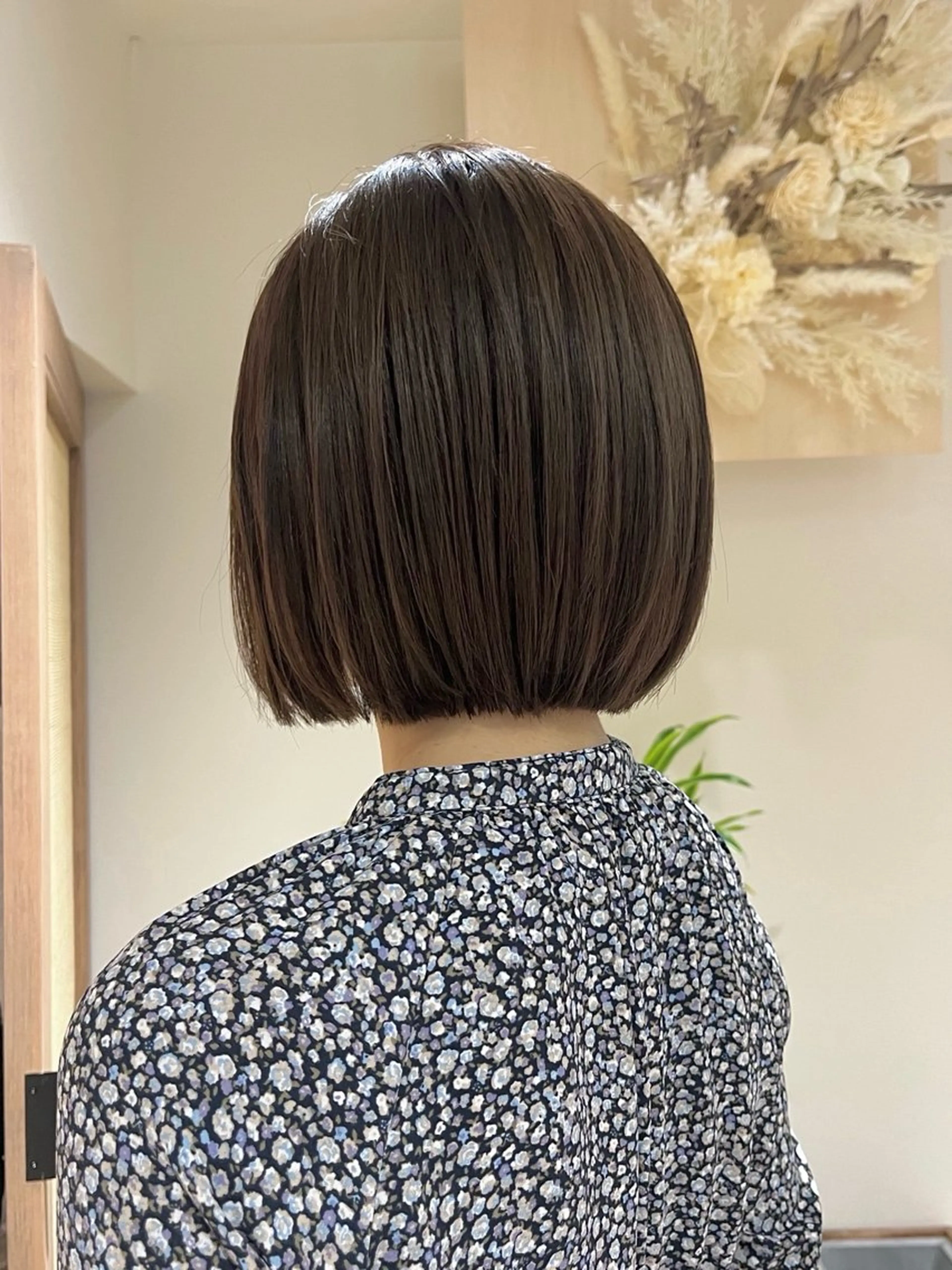 ショート カラー ベージュカラー 透明感カラー ボブ カット ヘアカラー KANO🌷 ブリーチなしカラーのヘアスタイル