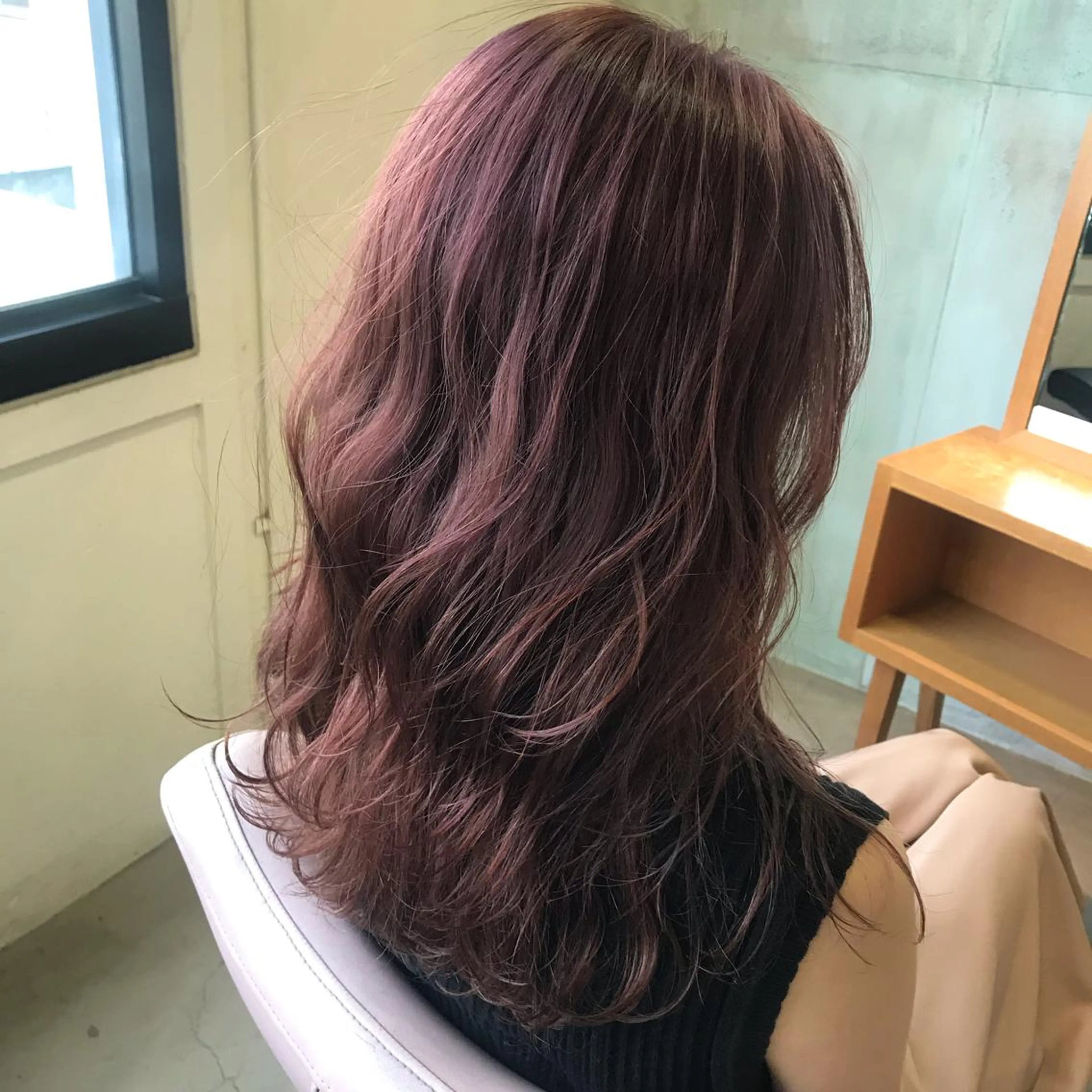 ミディアム カラー 中村 瑞希のヘアスタイル