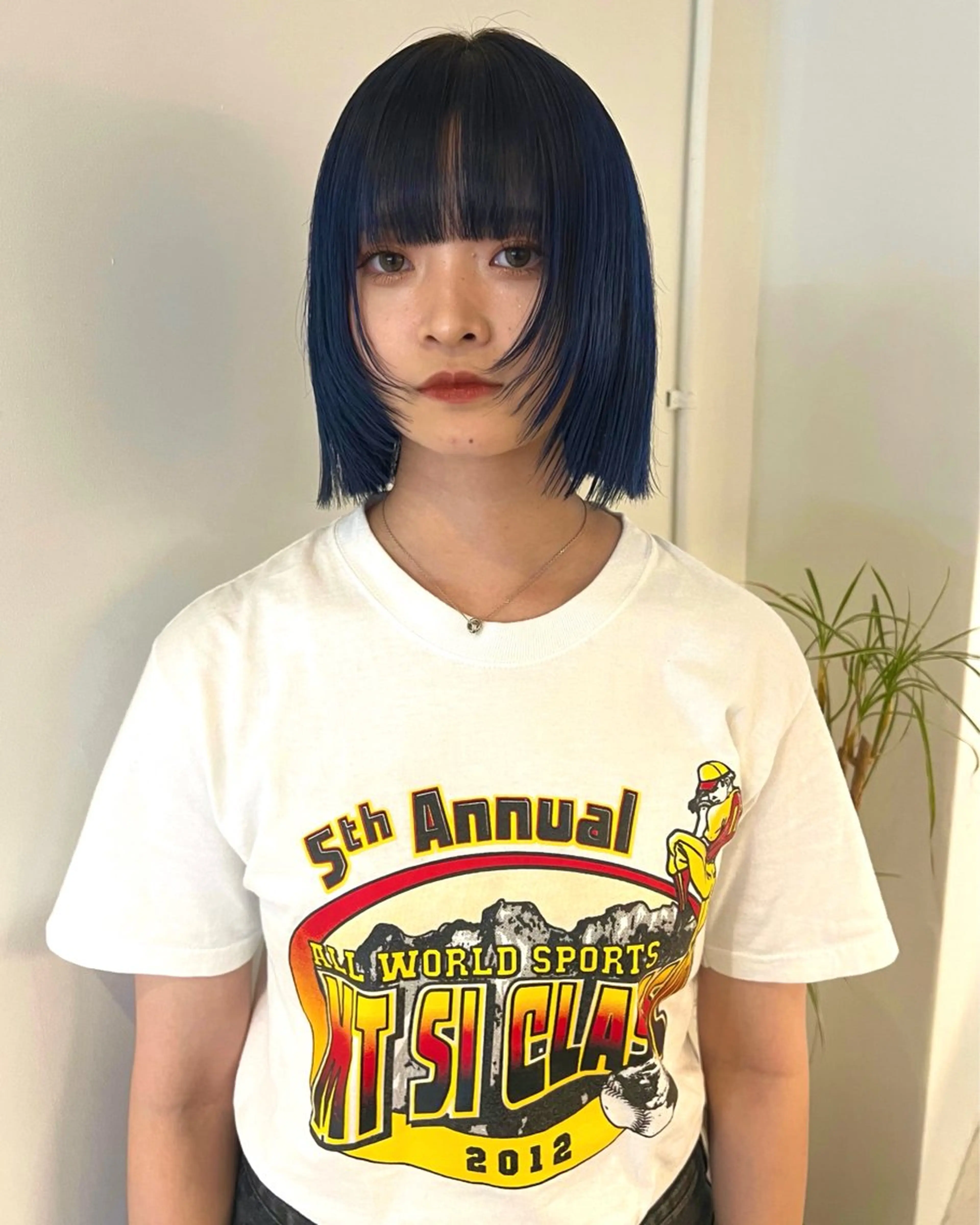 ショート カラー ブルーカラー ネイビーカラー ボブ 顔周りカット レイヤーカット RAIMA ハイトーンレイヤーのヘアスタイル