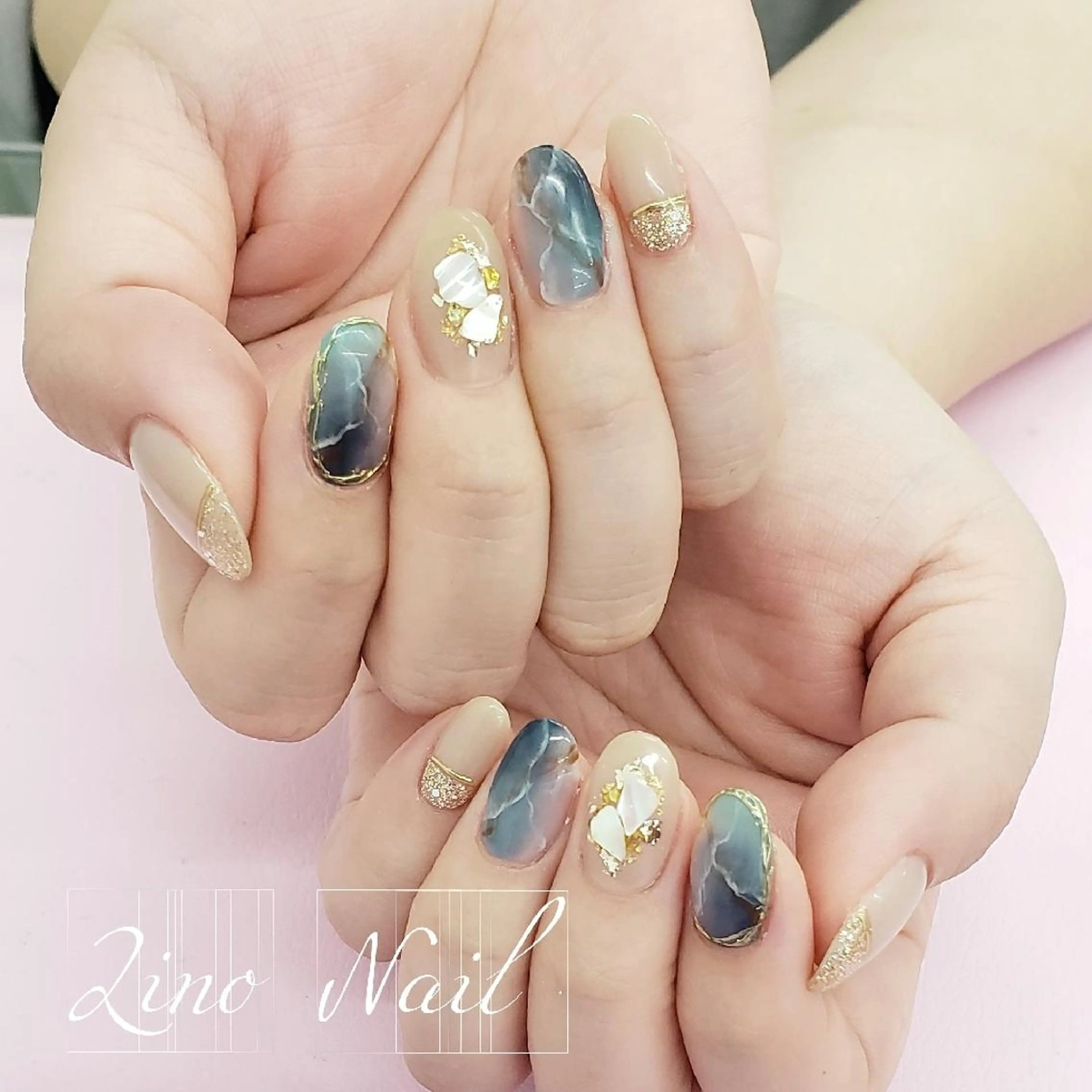 ネイル ブルー カジュアル ジェルネイル ラメ(グリッター) 大理石ネイル(マーブル) ハンドネイル Lino Nailのネイルデザイン