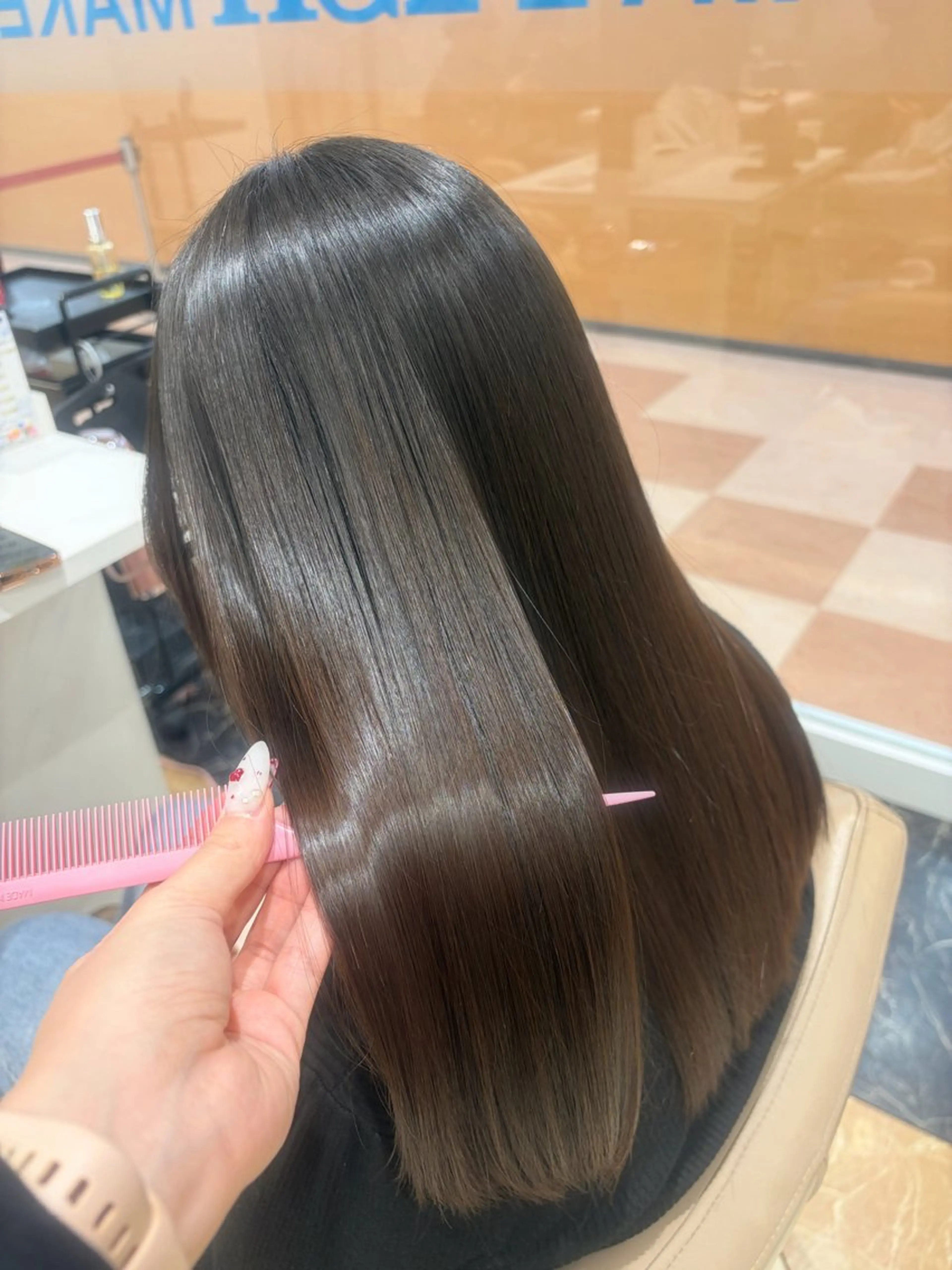 ロング カット トリートメント あいしぇ Ash川口のヘアスタイル