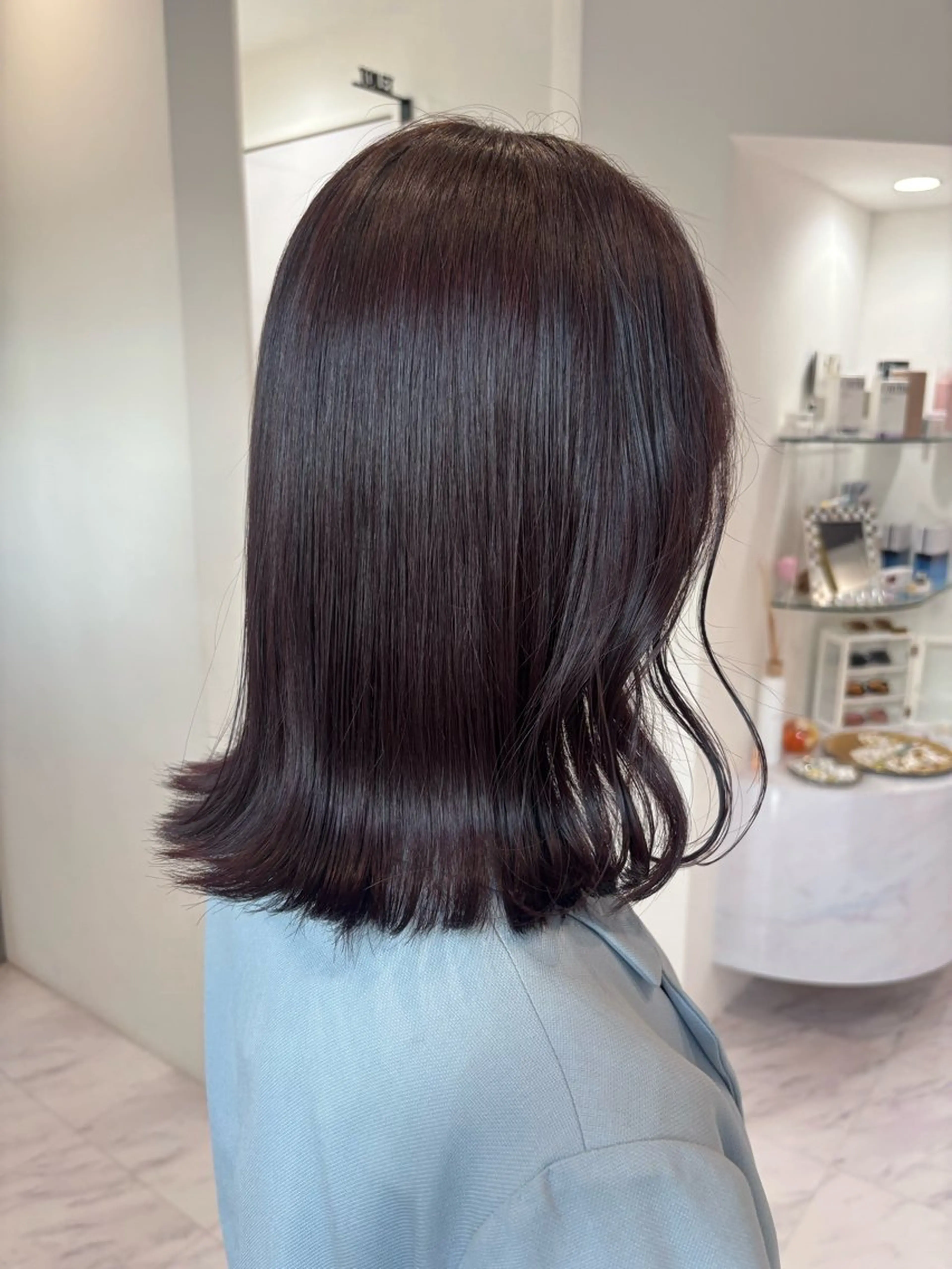 ミディアム カラー 透明感カラー グレージュ ラベンダーカラー ラベンダーグレージュ ラベンダーグレー ヘアカラー MONA HARUNAのヘアスタイル