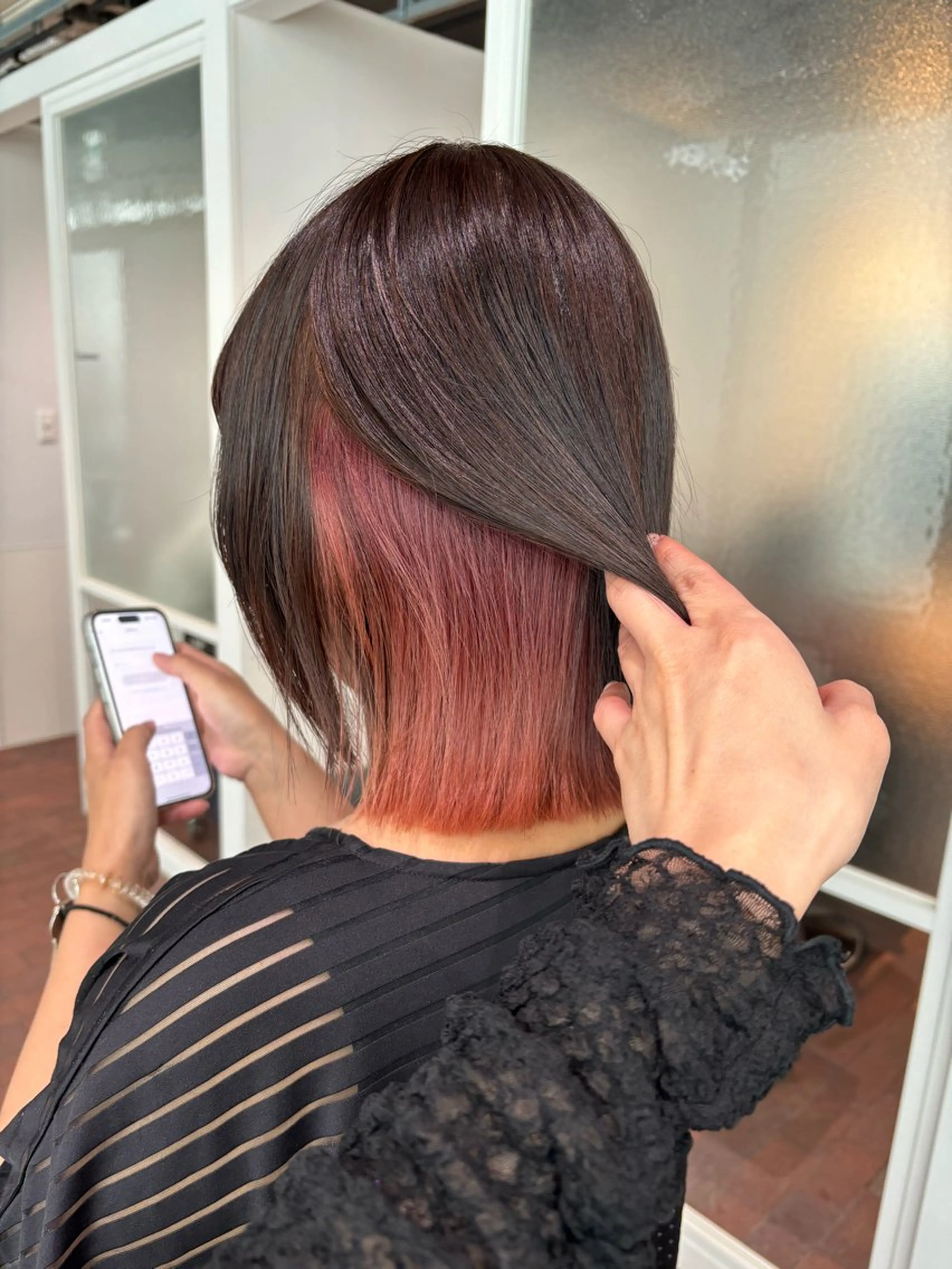 ミディアム カラー ブリーチ ピンクカラー ヘアカラー ショート／ミニボブ マンツーマン/マユコのヘアスタイル