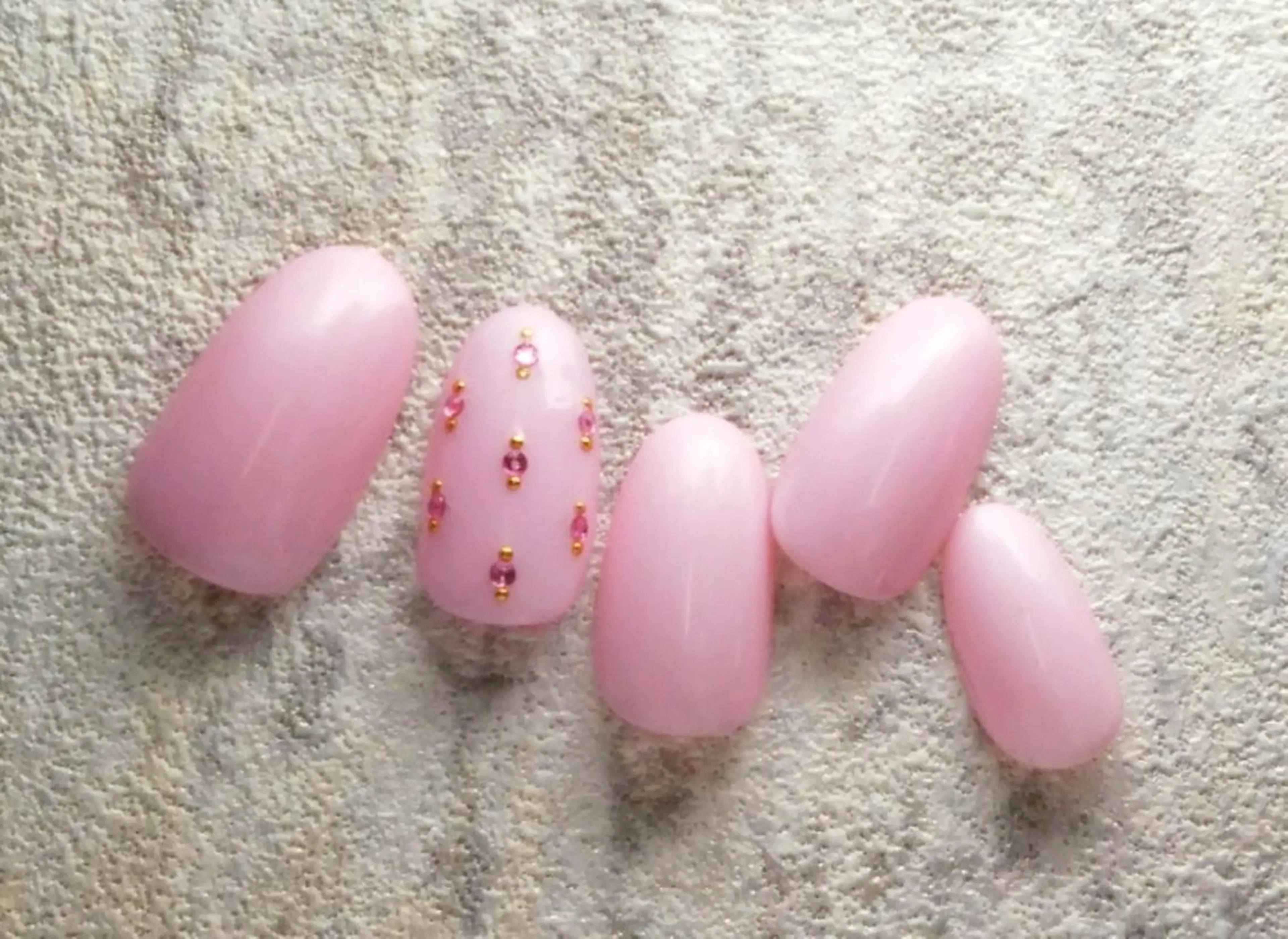 ネイル ストーンネイル リラクゼーション＆ネイル仙殊~センジュ~所属・senju 　のネイルデザイン