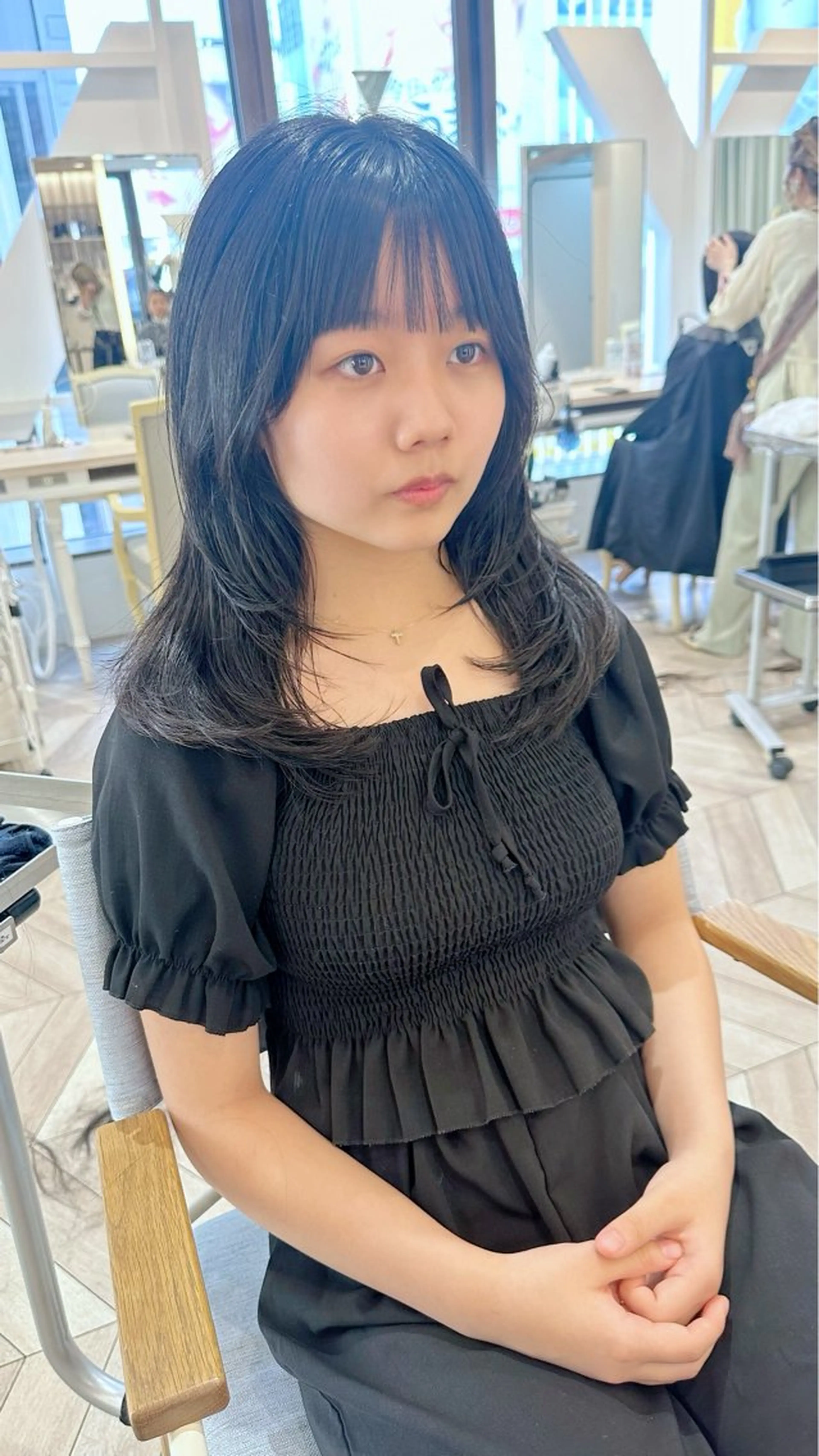 ロング レイヤーカット ベージュ/インナー カラー🤍Rieのヘアスタイル