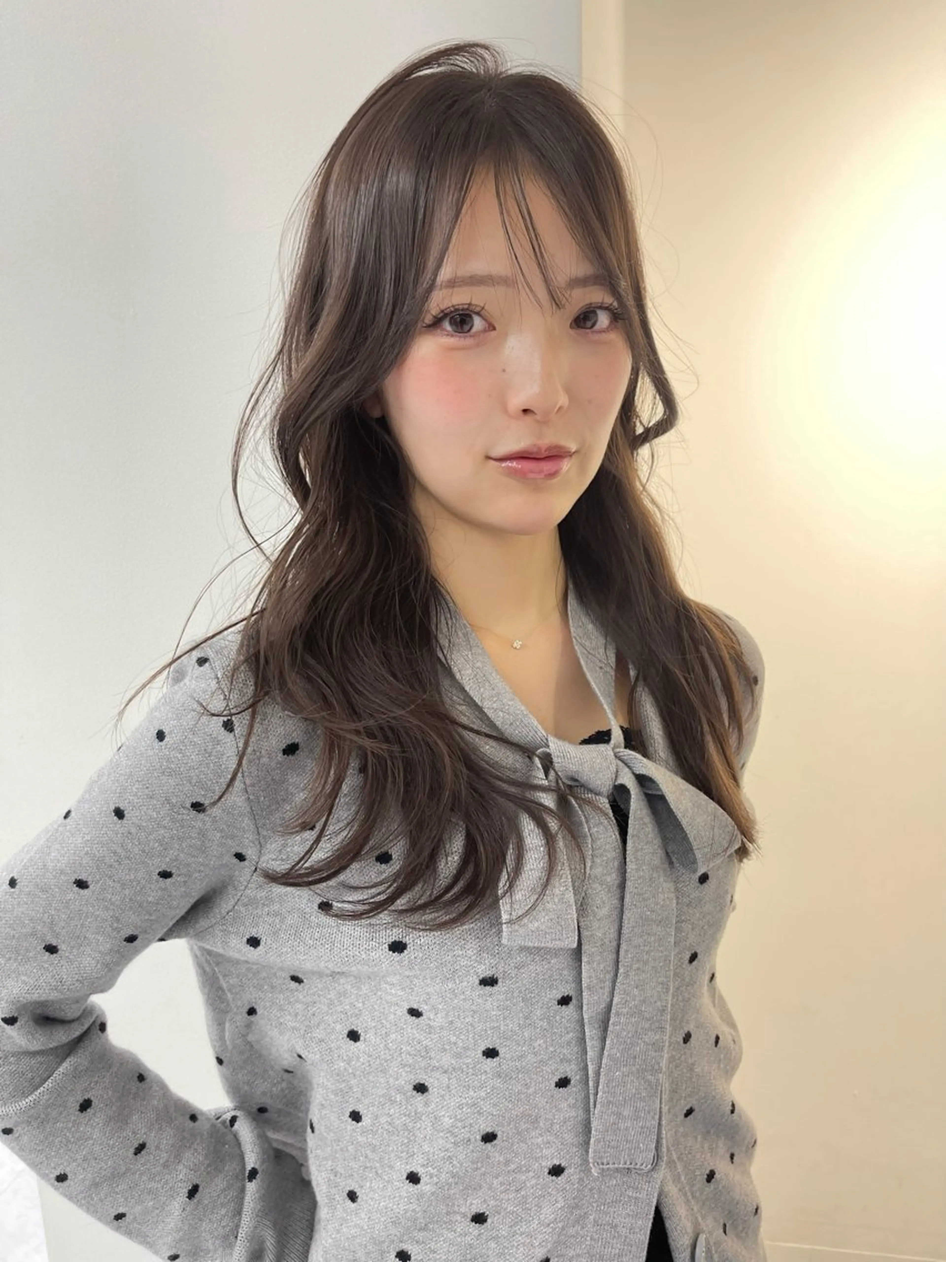 ロング カラー ベージュカラー ブリーチ ケアブリーチ デザインカラー ダブルカラー カット ヘアカラー TATSU ミルクティーベージュのヘアスタイル