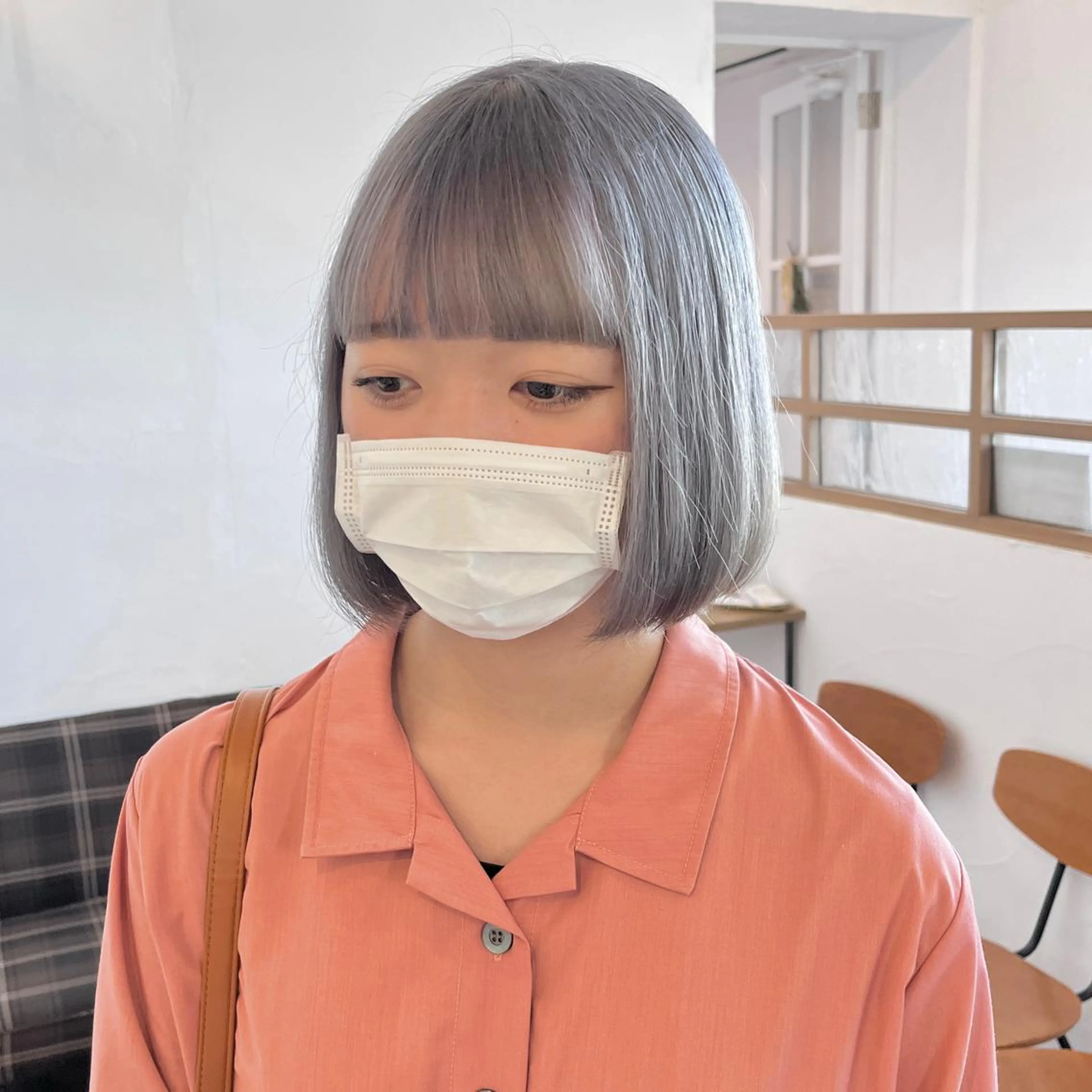 ミディアム カラー ブリーチ ブロンド ハイトーンカラー シルバー 伊藤ゆかり/髪質改善 /透明感カラーのヘアスタイル