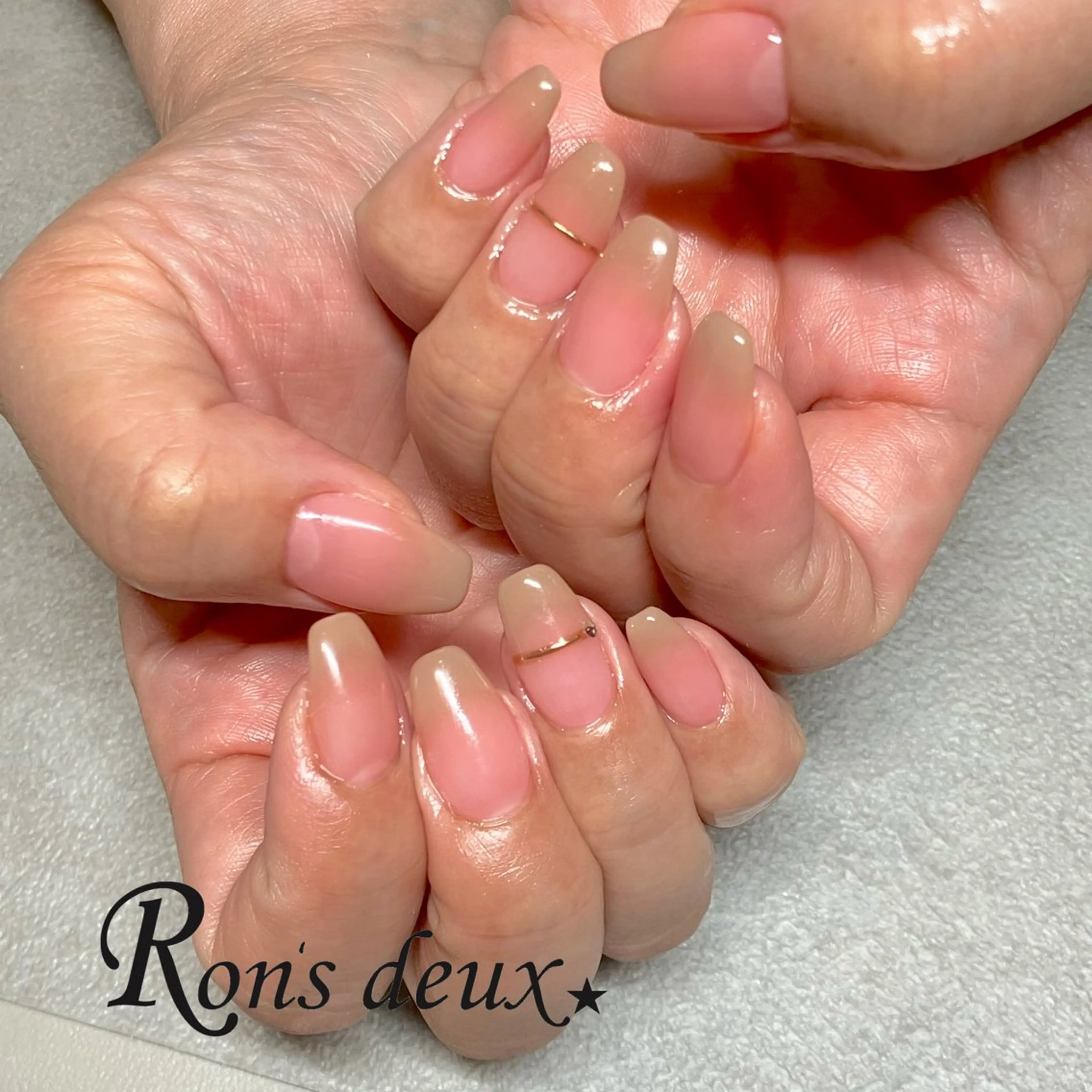 【オフなし】カラグラorフレンチ💅💛アート無しの写真