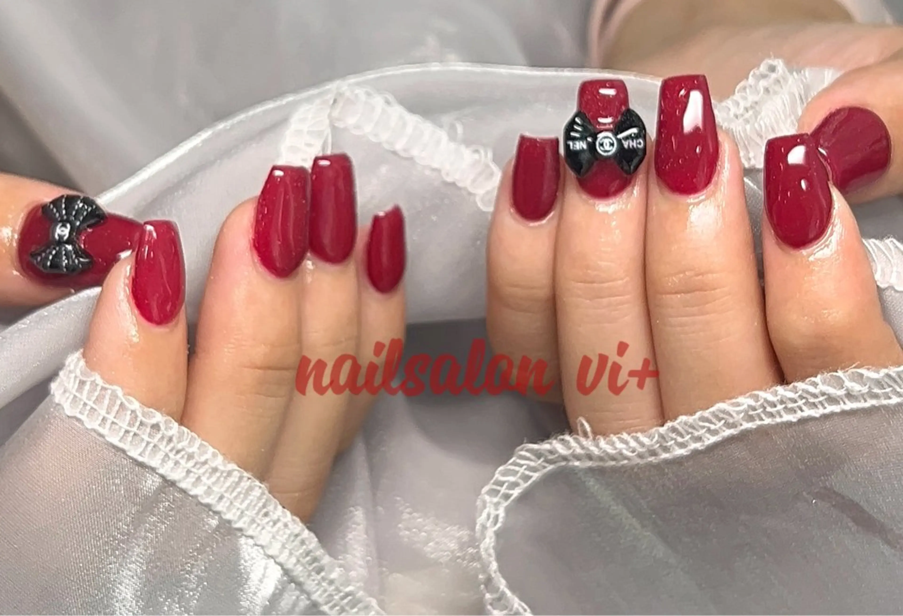 ネイル ハンドネイル nailsalon vi+新人LiLiのネイルデザイン