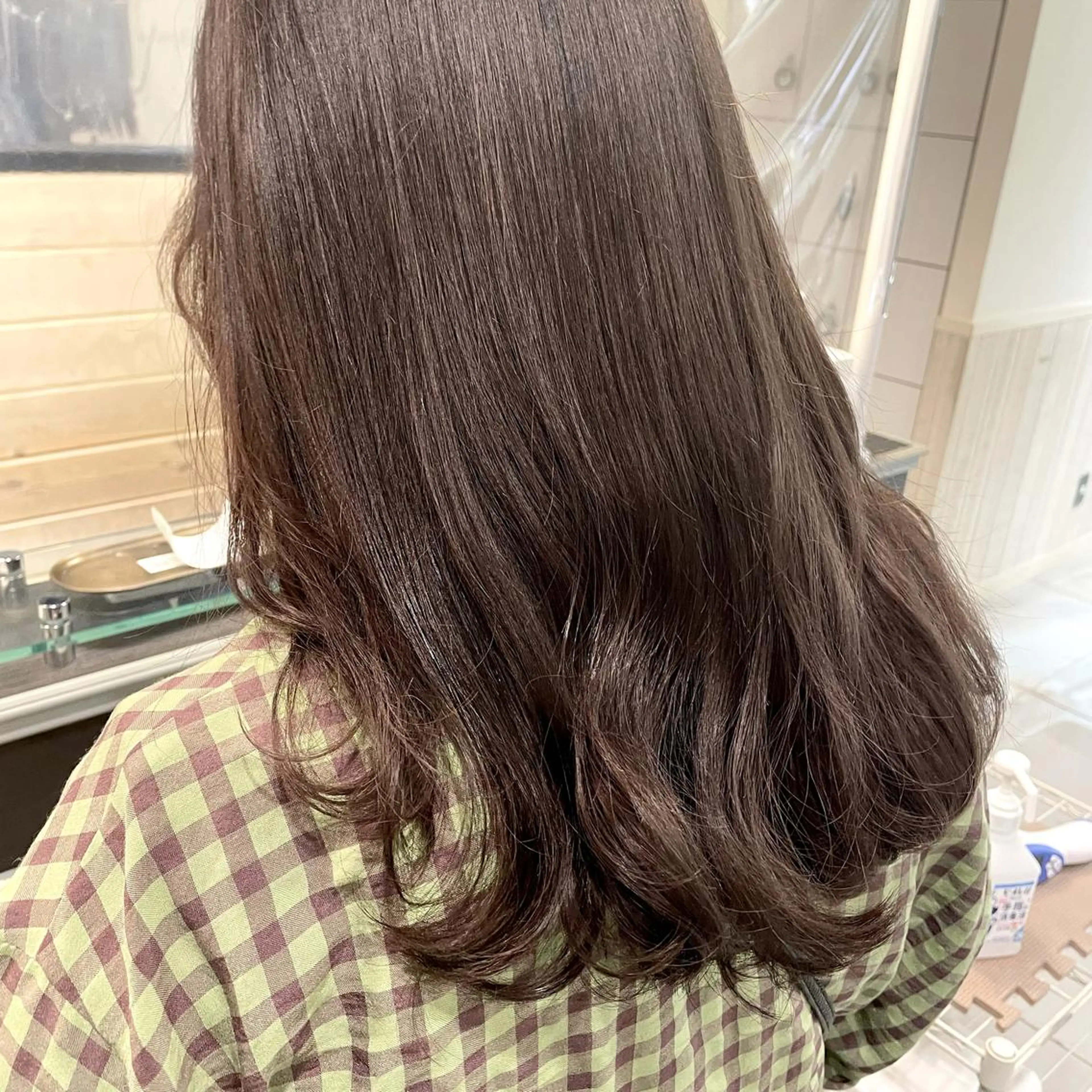 セミロング カラー スナコザワ レナのヘアスタイル